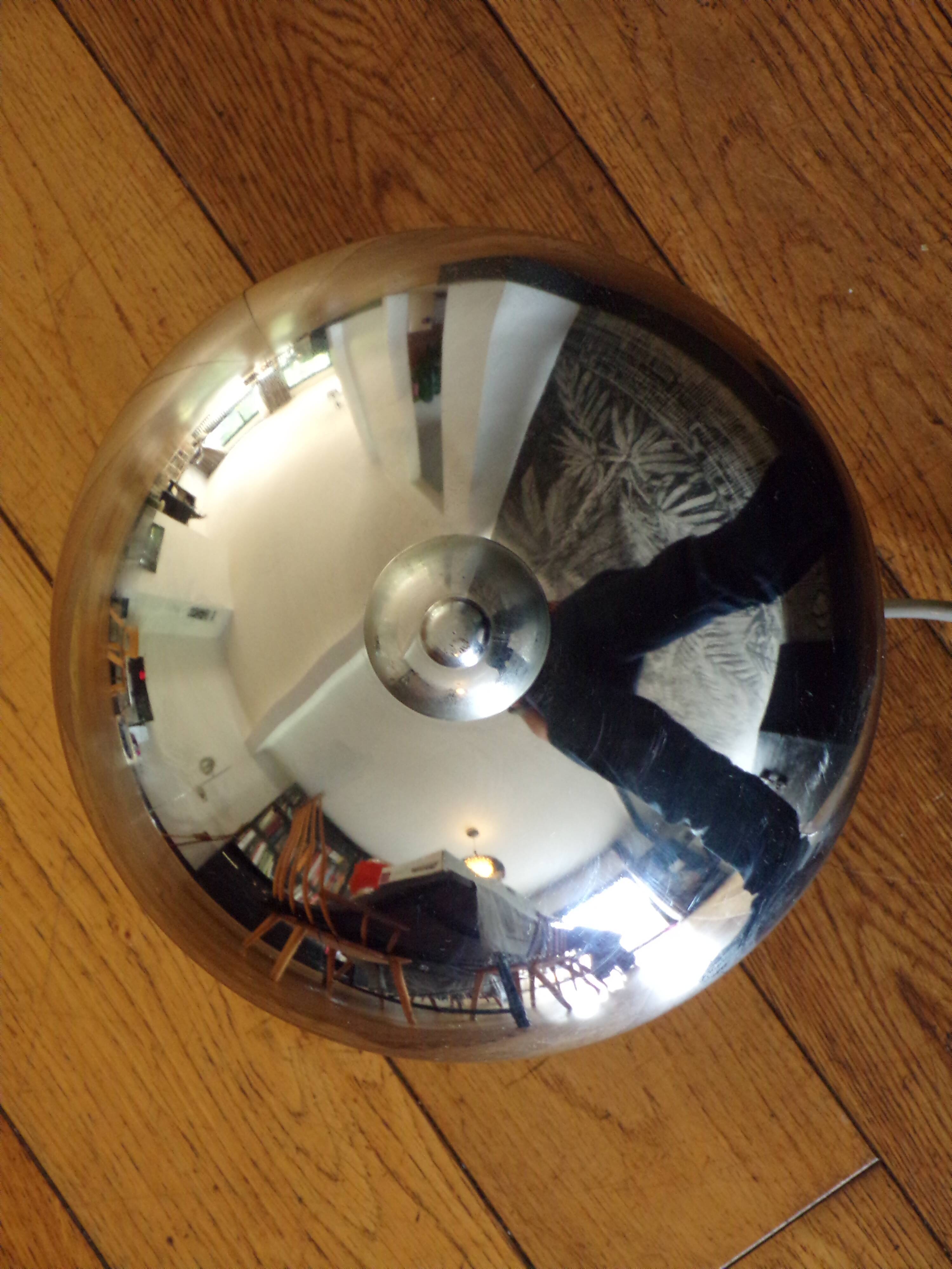 Art deco mushroom in chrome metal lamp