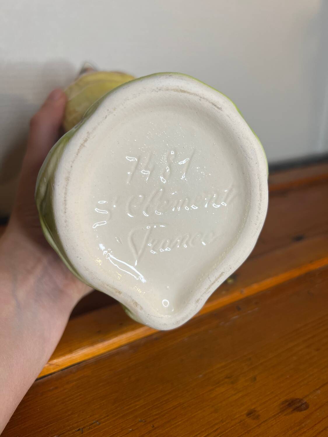 Saint Clément's barbotine parrot