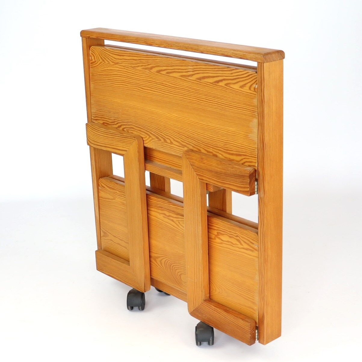 Scandinavian pine service 70s