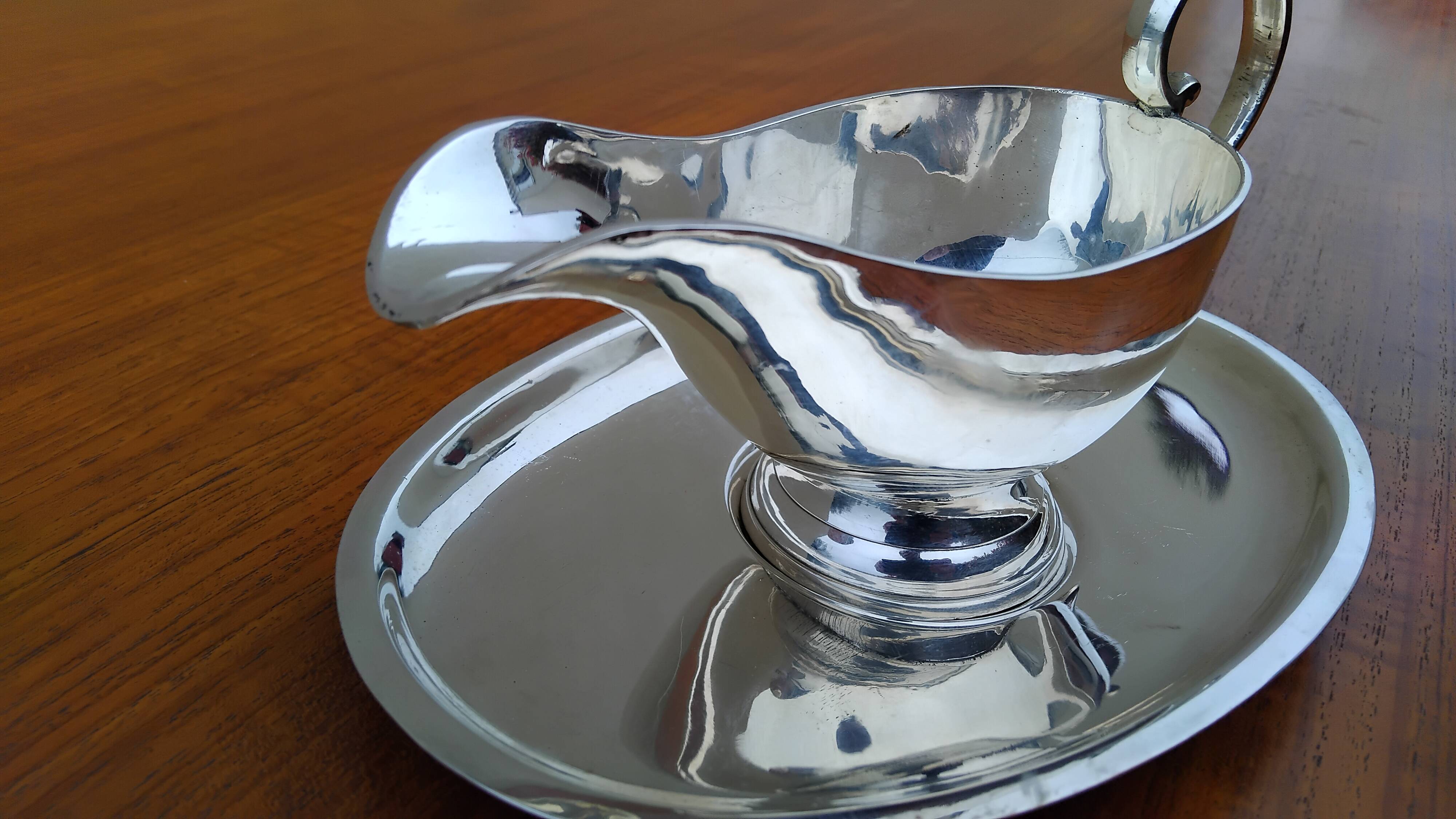 Vintage silver-plated metal sauce boat tableware