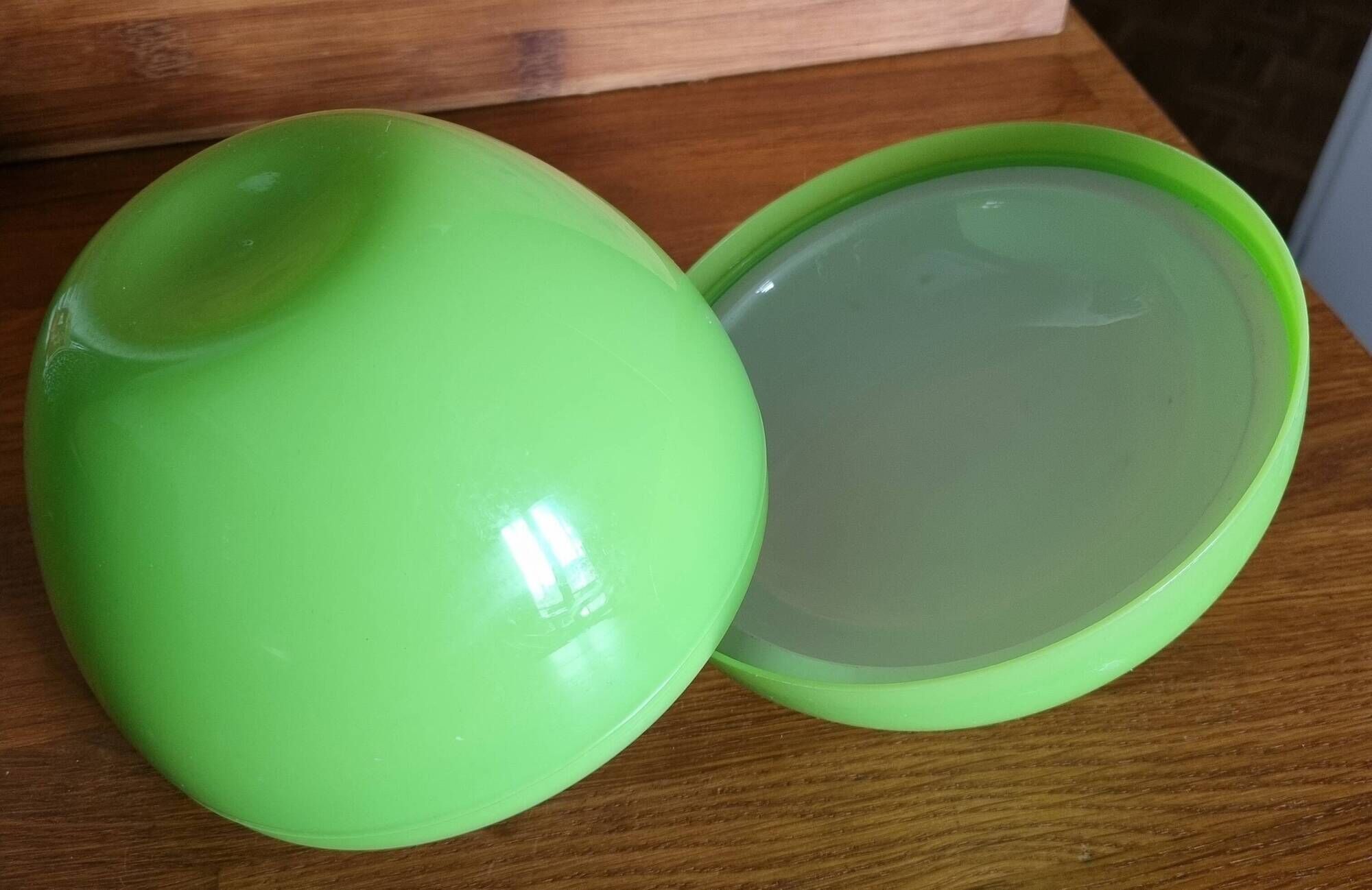 Thermal ice bucket in the shape of a green apple, 1970s style.