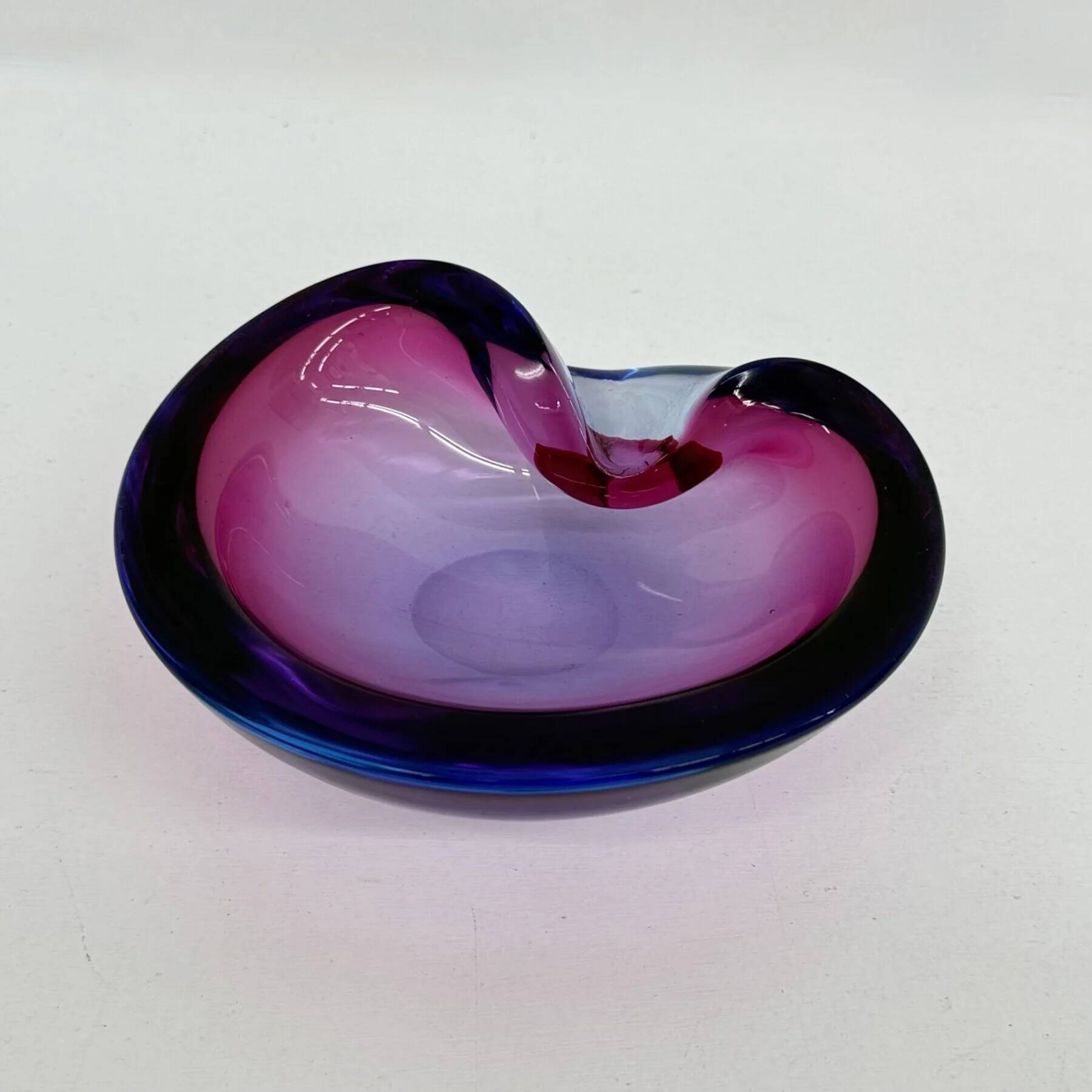 Set of 3 Murano Sommerso pink glass bowls, 1970s