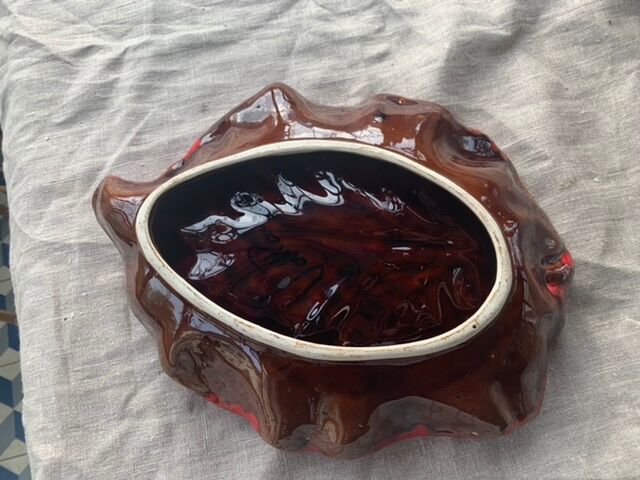 Leaf-shaped fruit cup, slip, enamelled ceramic stamped Vallauris, vintage 196