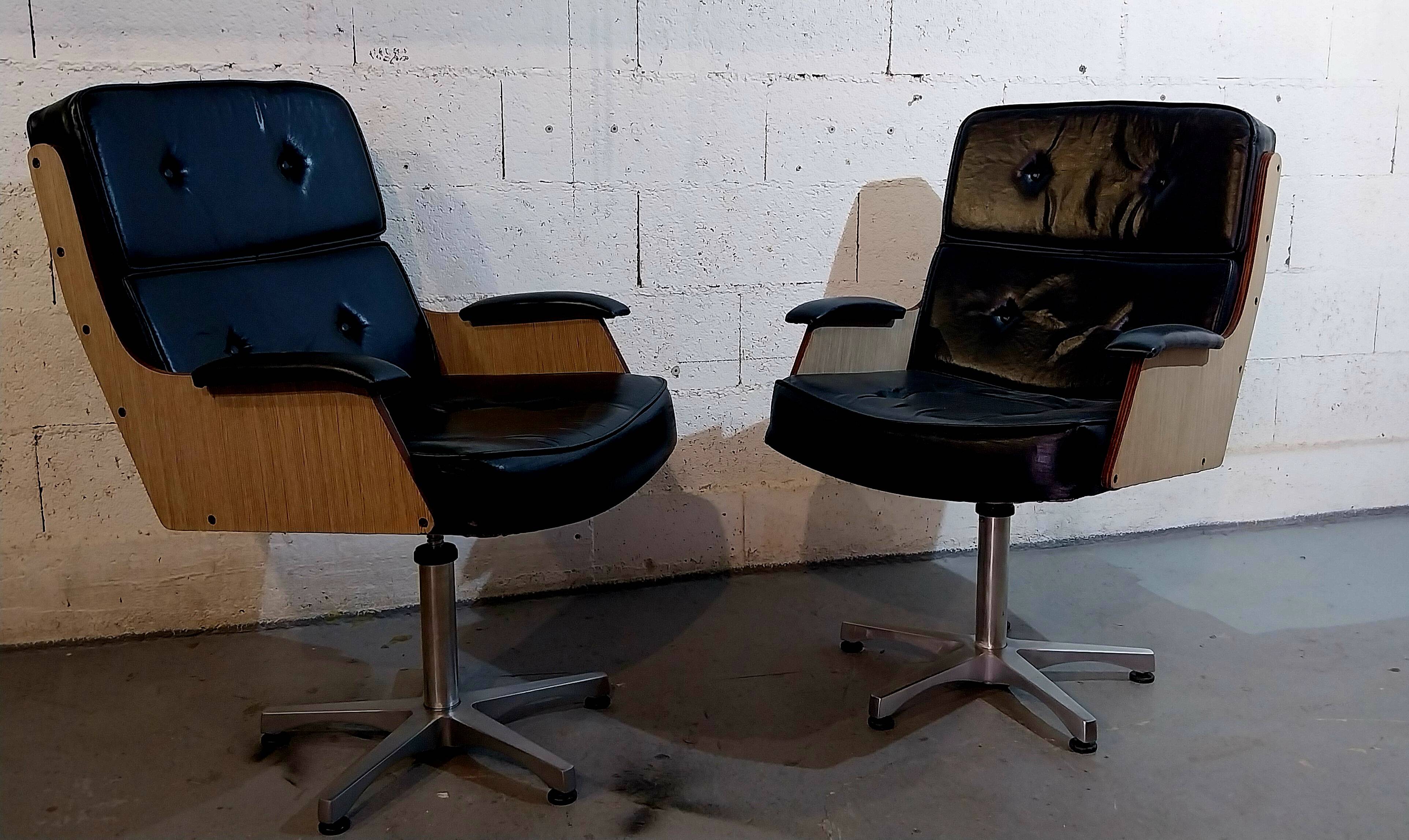 Pair of Italian armchairs 1960