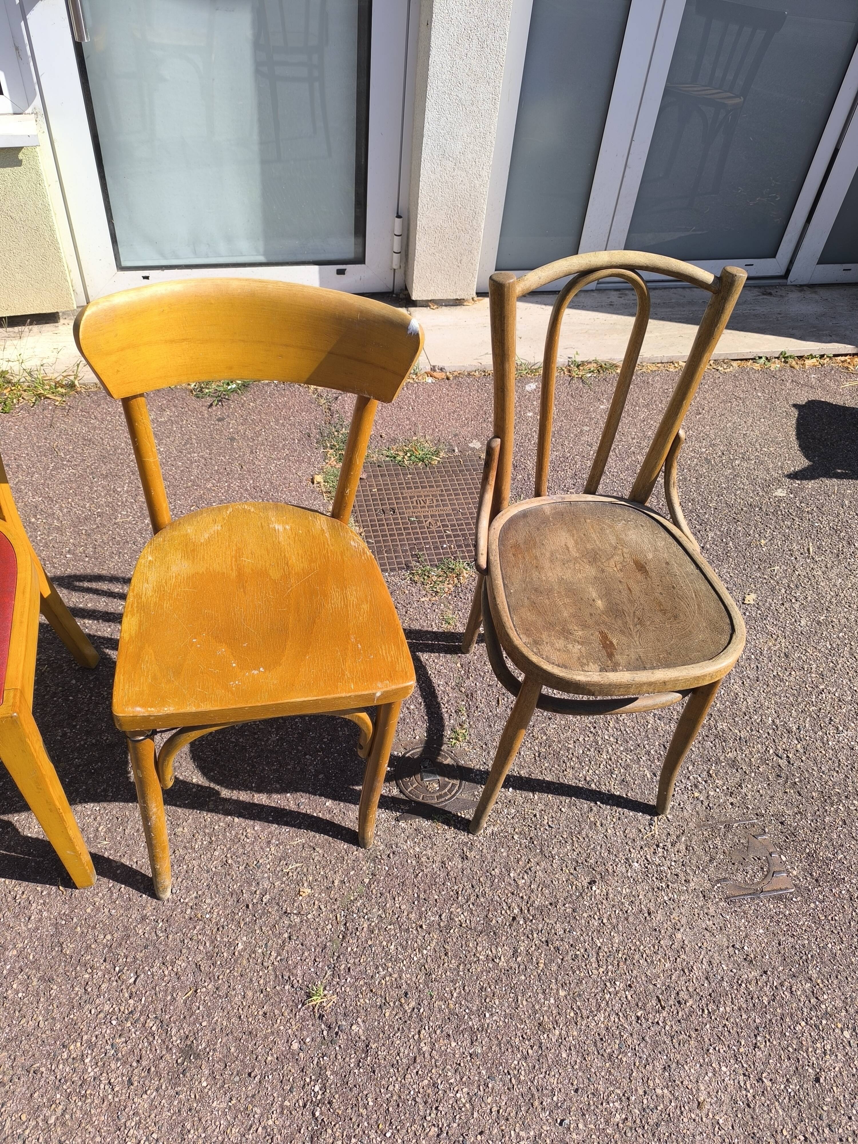 Lot de 6 chaises de bistrot dépareillées bois vintage