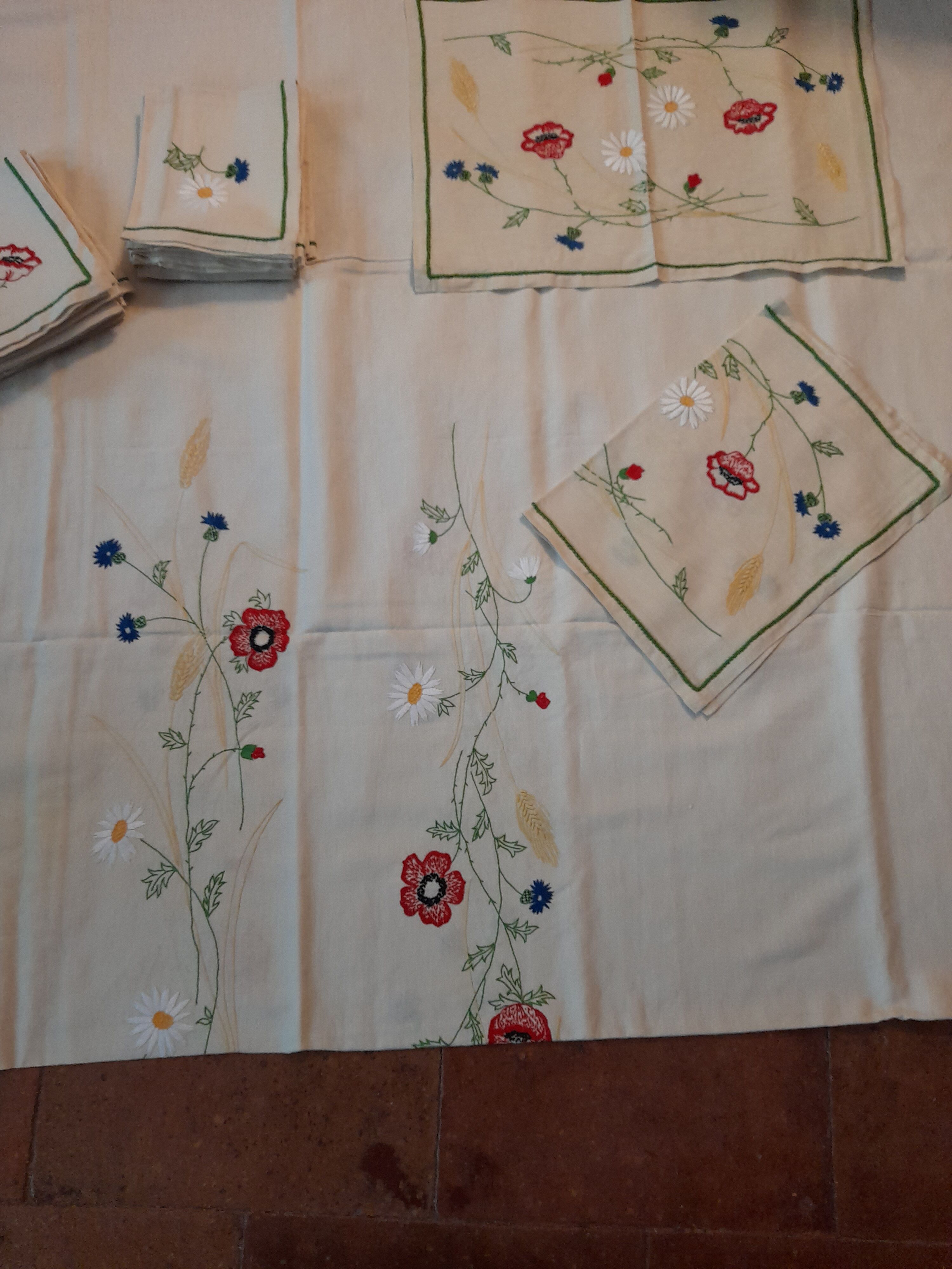 Tablecloth, towels and sets