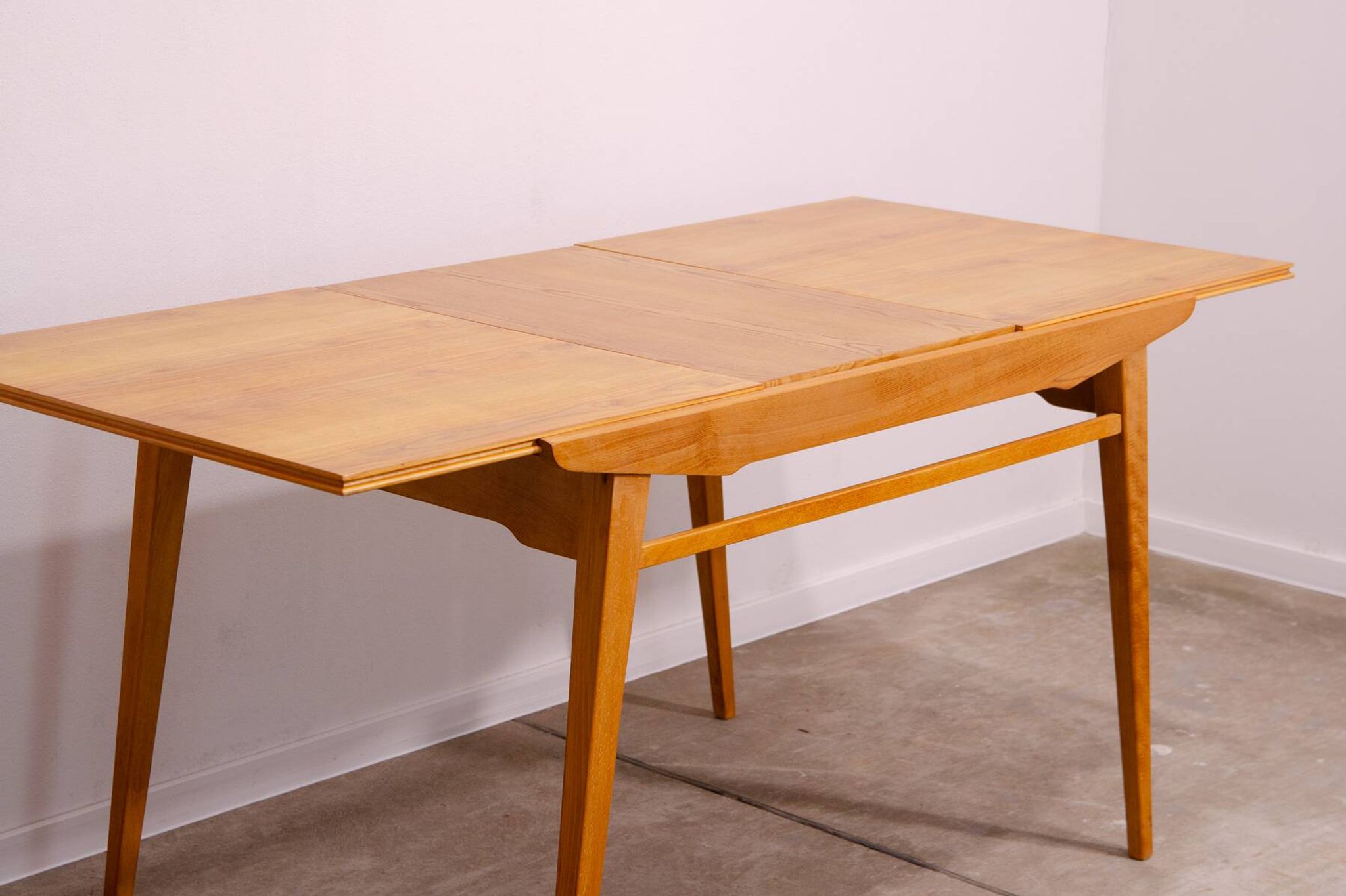 Table à manger pliante vintage par František Jirák pour Tatra nabytok, 1960