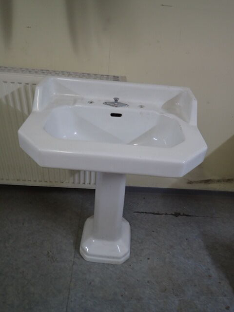 1940s back washbasin
