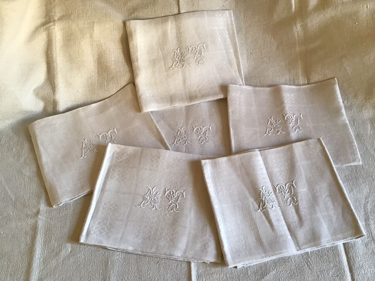 Tablecloth and its 6 linen towels