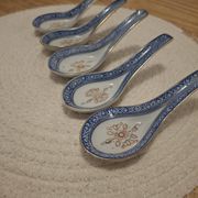 Set of 5 blue and white porcelain Asian spoons.