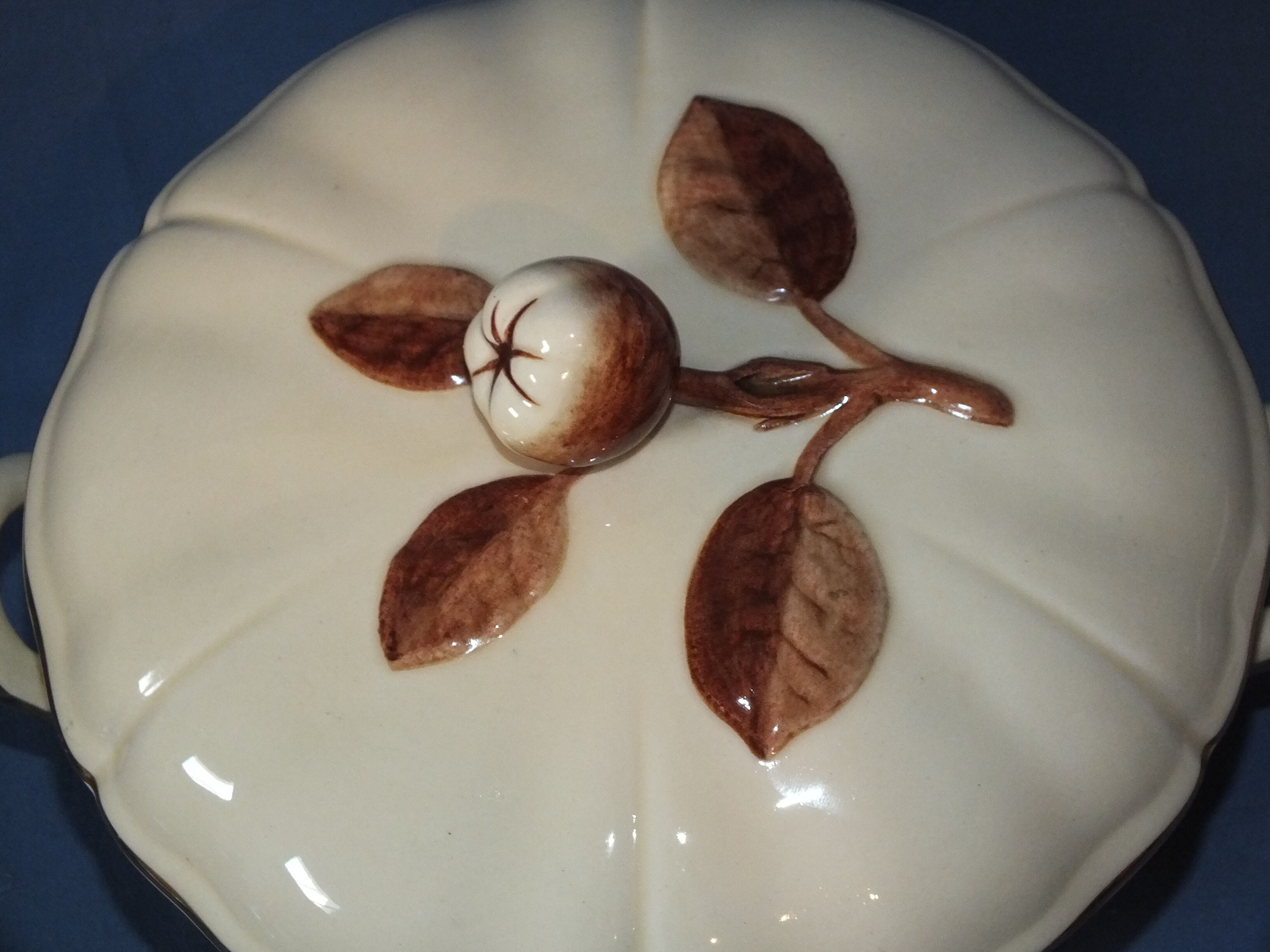 Soupière Gien foliage decoration