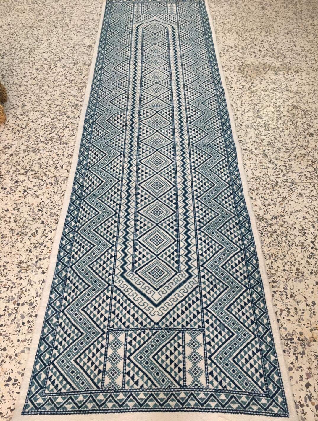 Hand-woven margoum rugs in pure wool