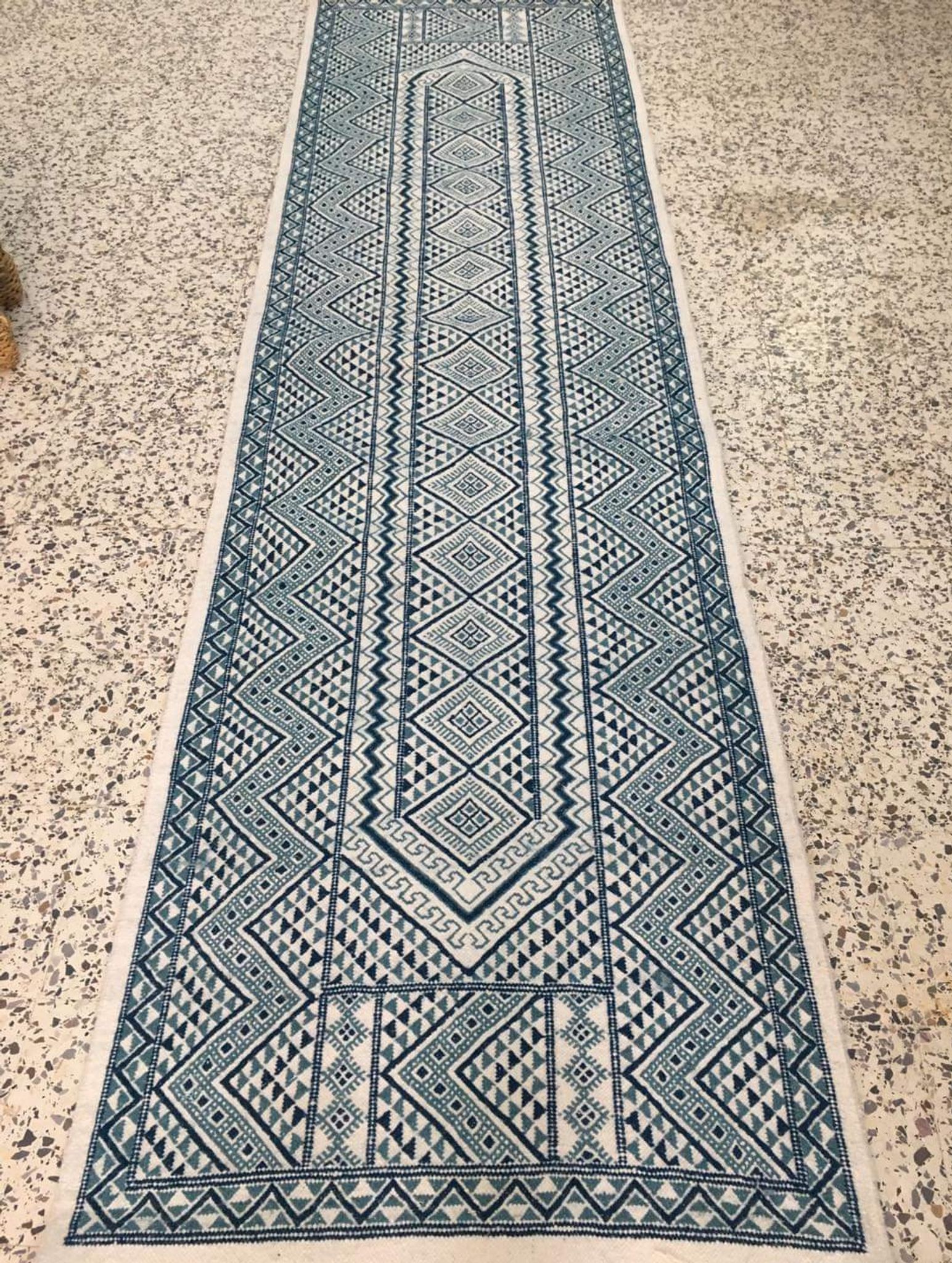 Hand-woven margoum rugs in pure wool