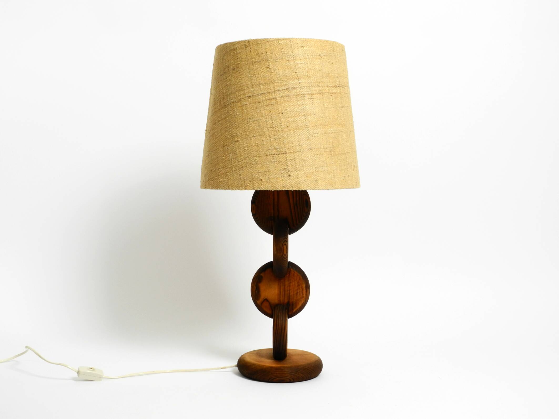 Grande lampe de table rare et magnifique des années 1960 par Temde en bois de pin.