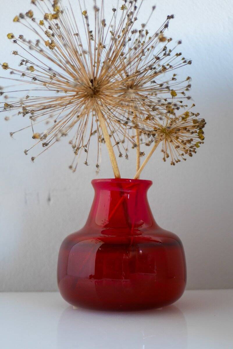 Red glass vase by Erik Höglund for Bodafors, 1960s