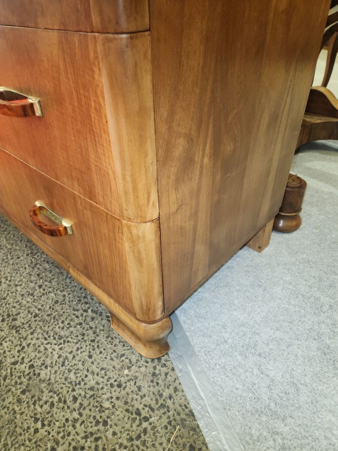 Walnut art deco chest of drawers