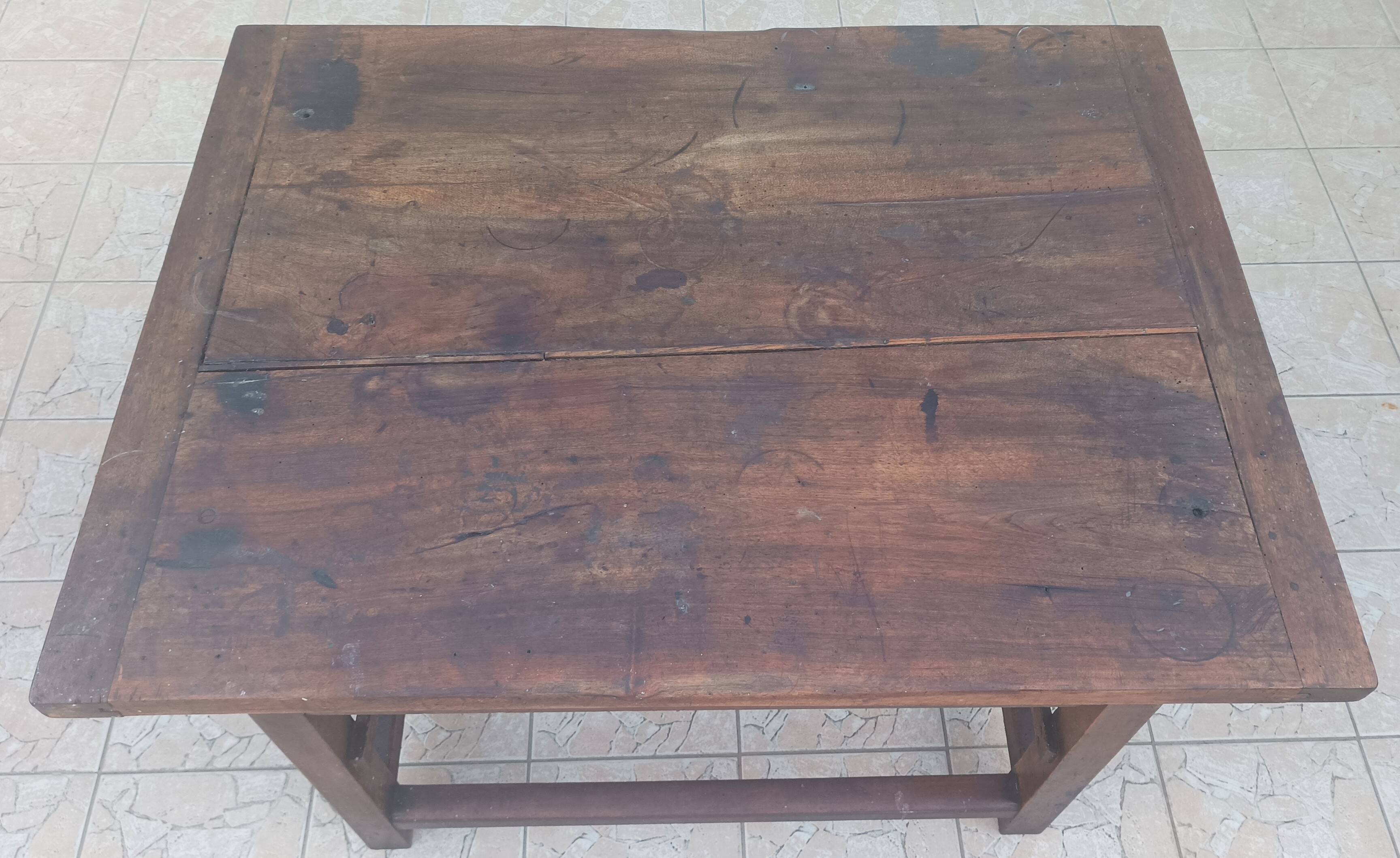 Old central island established trade furniture