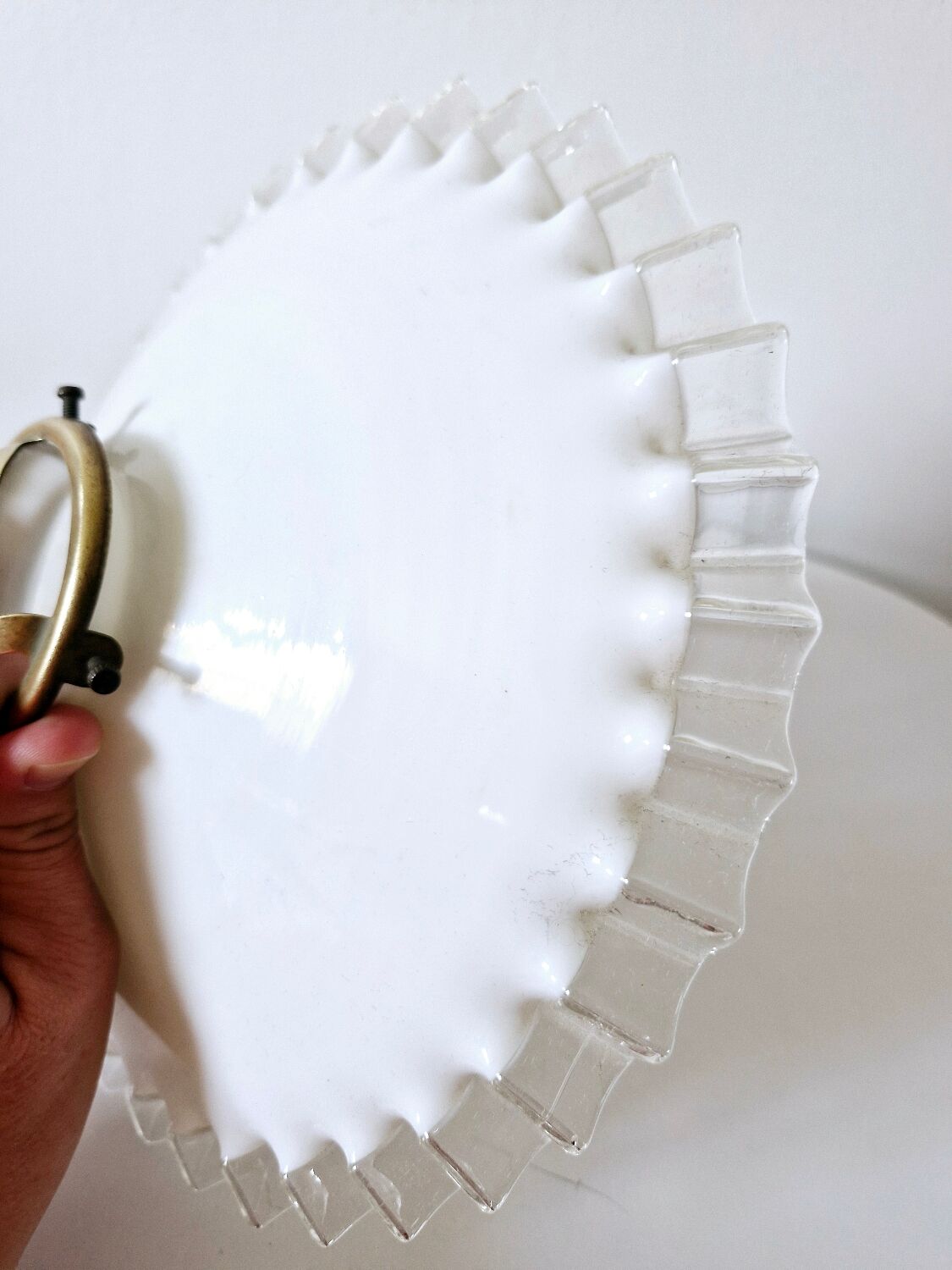 Suspension opaline laiton années 30 dentelle blanche