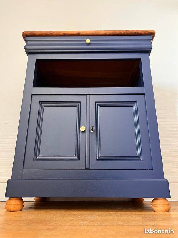 Louis Philippe cabinet in solid walnut — completely refurbished.