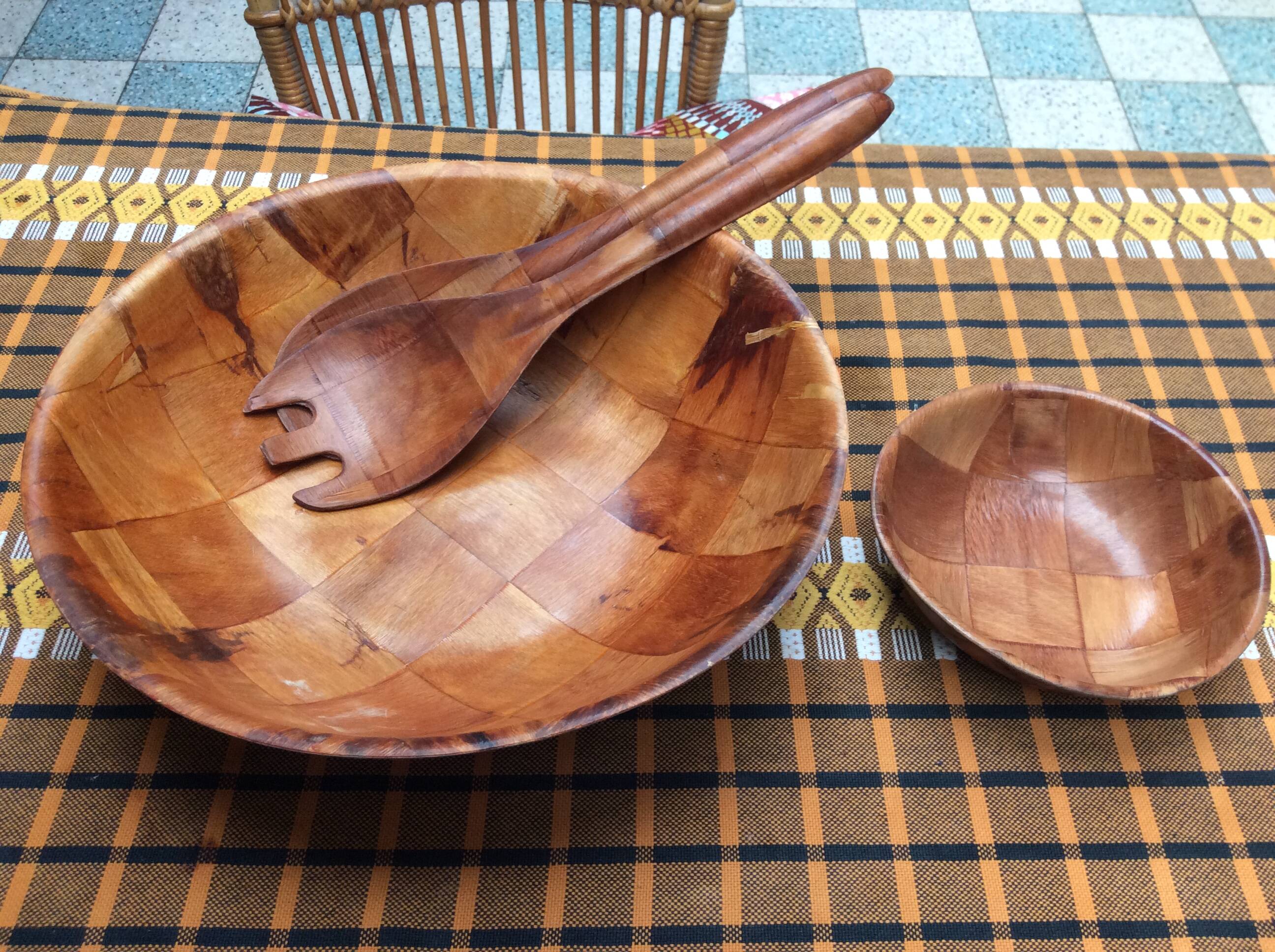Danish salad bowl set