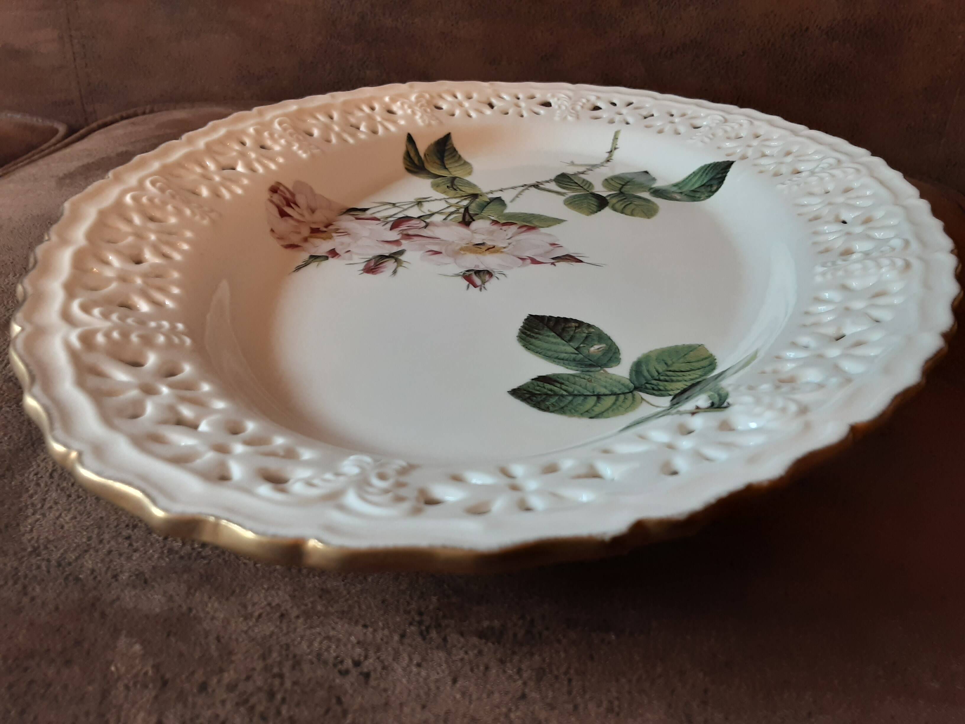 Barbotine style porcelain dish