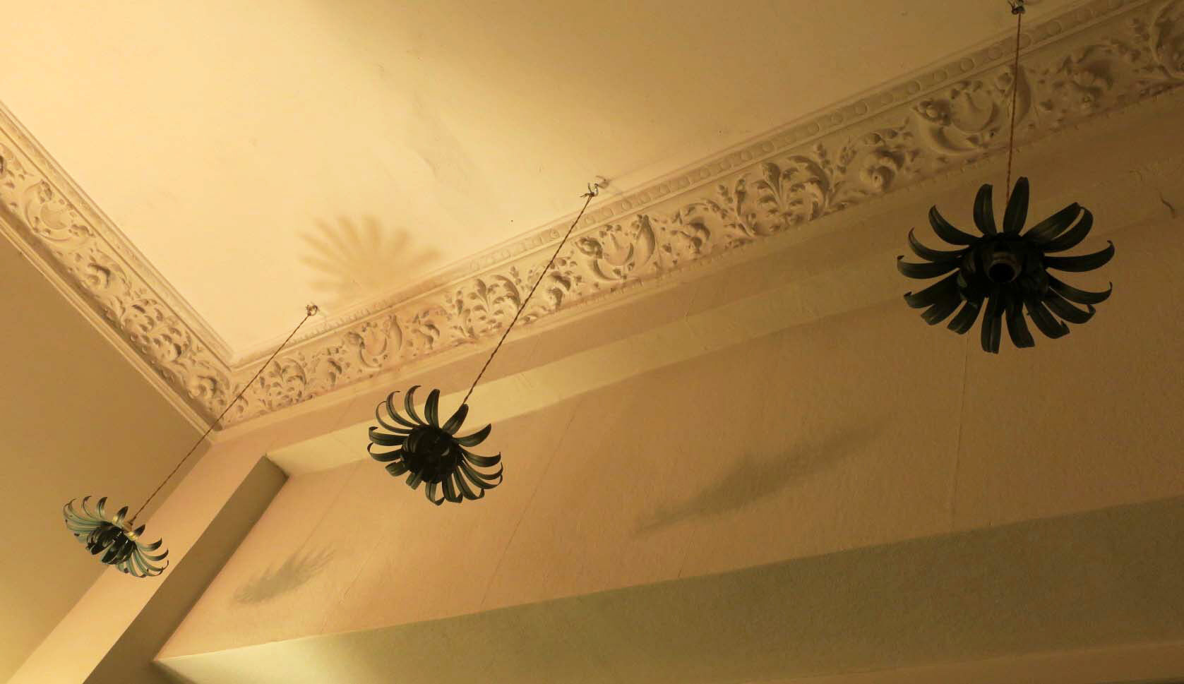 Set of 3 vintage vine leaf shaped pendant lights 1970s