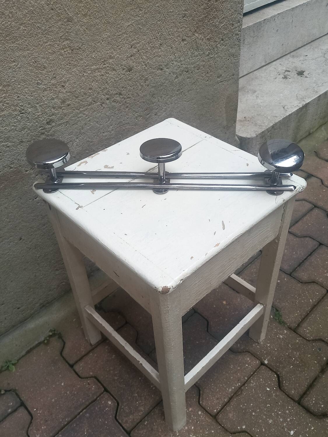 Coat rack with 3 stainless steel hooks