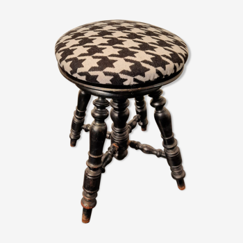 Piano stool