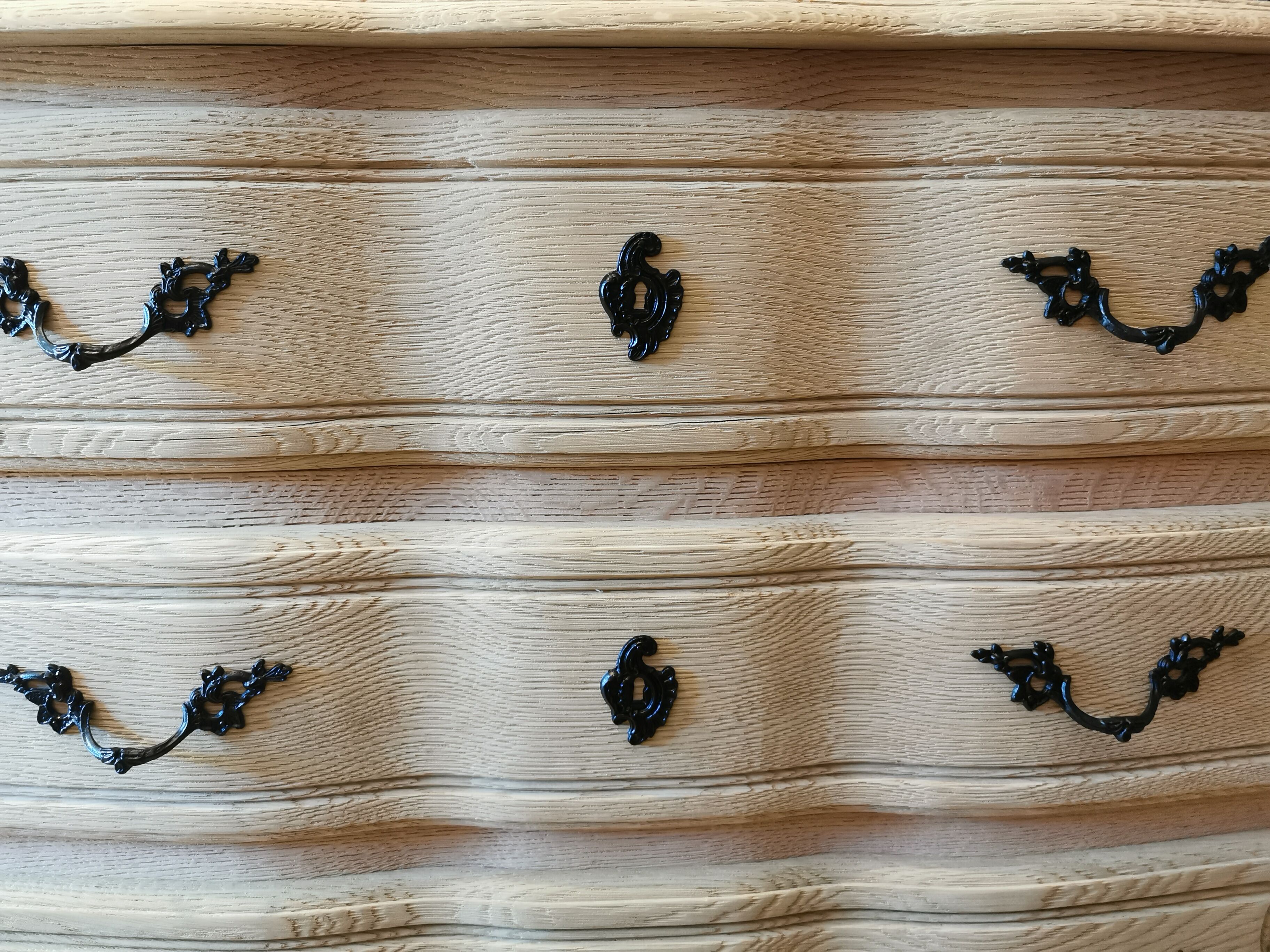Curved chest of drawers raw oak 3 drawers
