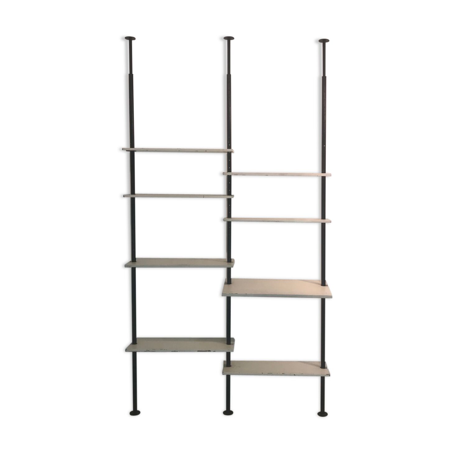 3-mounted floor/ceiling library