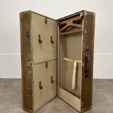 “MallePlume Paris” cabin trunk
