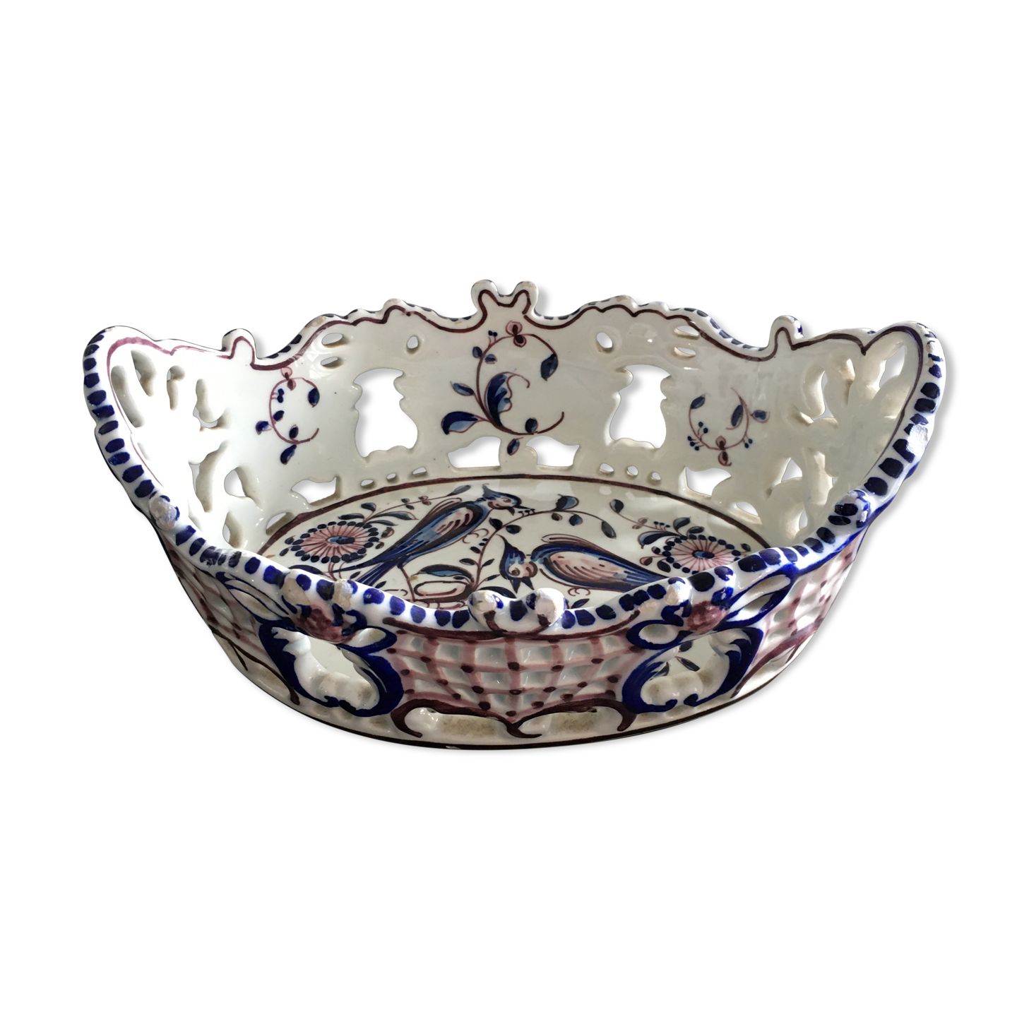 Empty openwork pocket signed