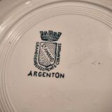 Quatre assiettes Saint Amand