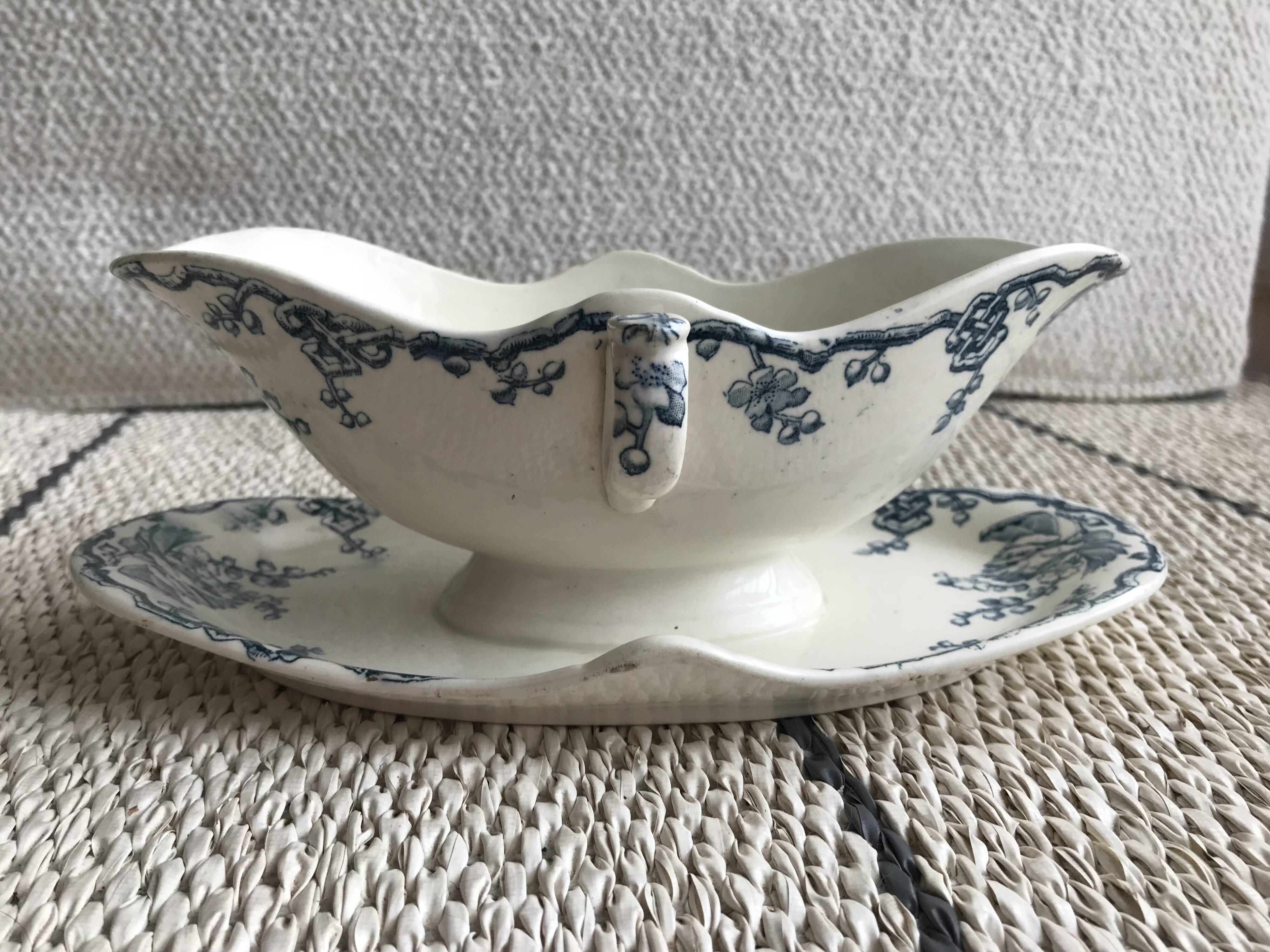 Keller and Guerin Luneville saucepan, Fontaineblau blue model