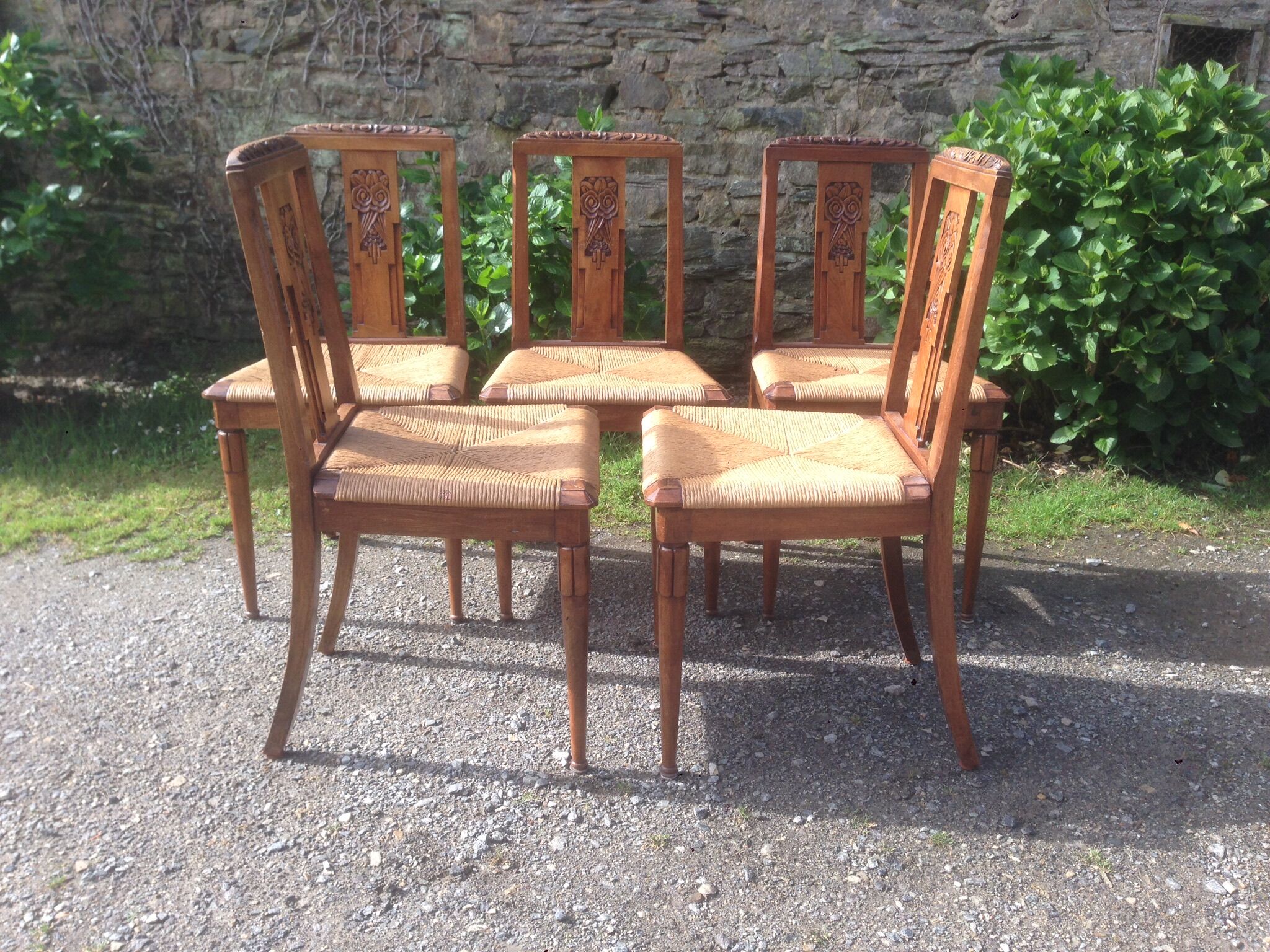 Series of 6 rococo chairs, mulched in solid walnut period 1930.