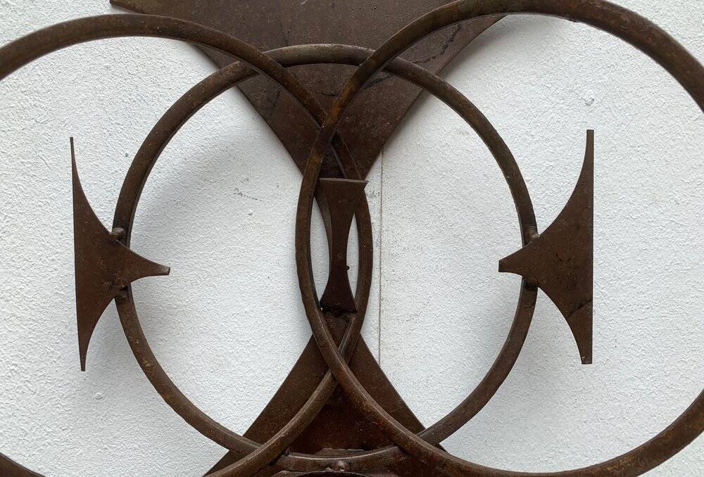 Danish mid-century brutalist metal wall sculpture and candle holder by Henrik Horst, 1960s.