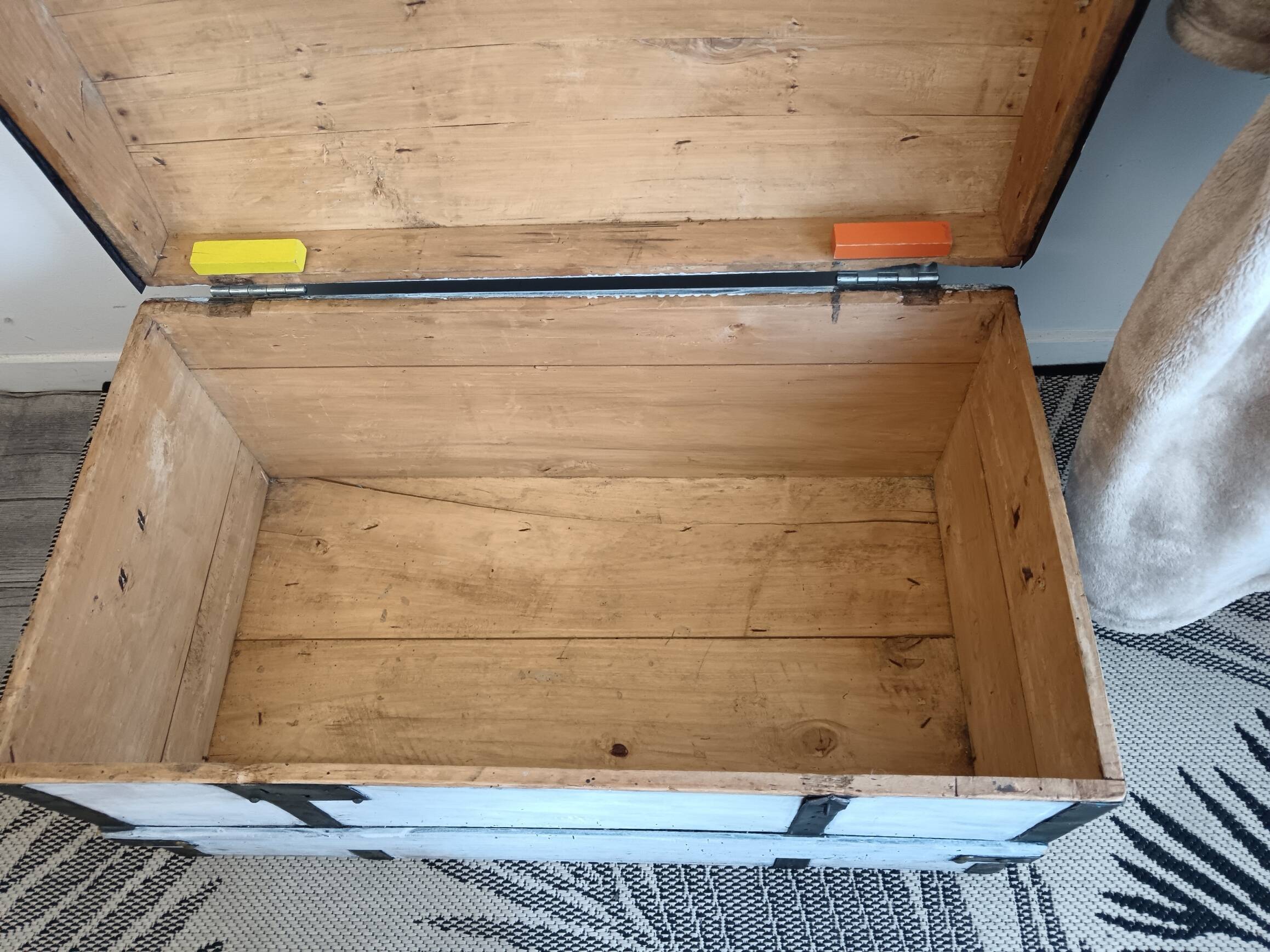Restored old white cerused chest.