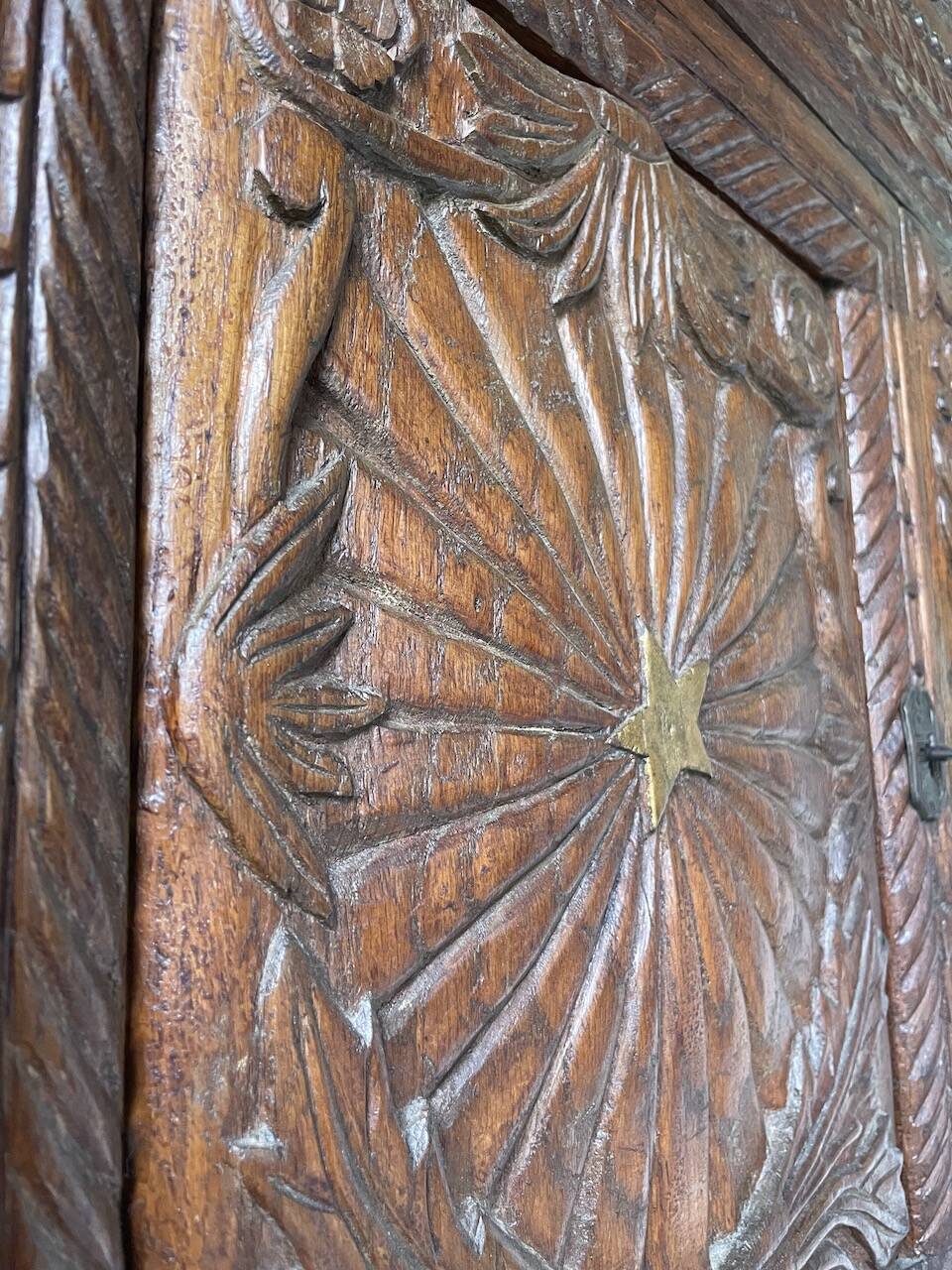 Auvergne brutalist folk art furniture 1890