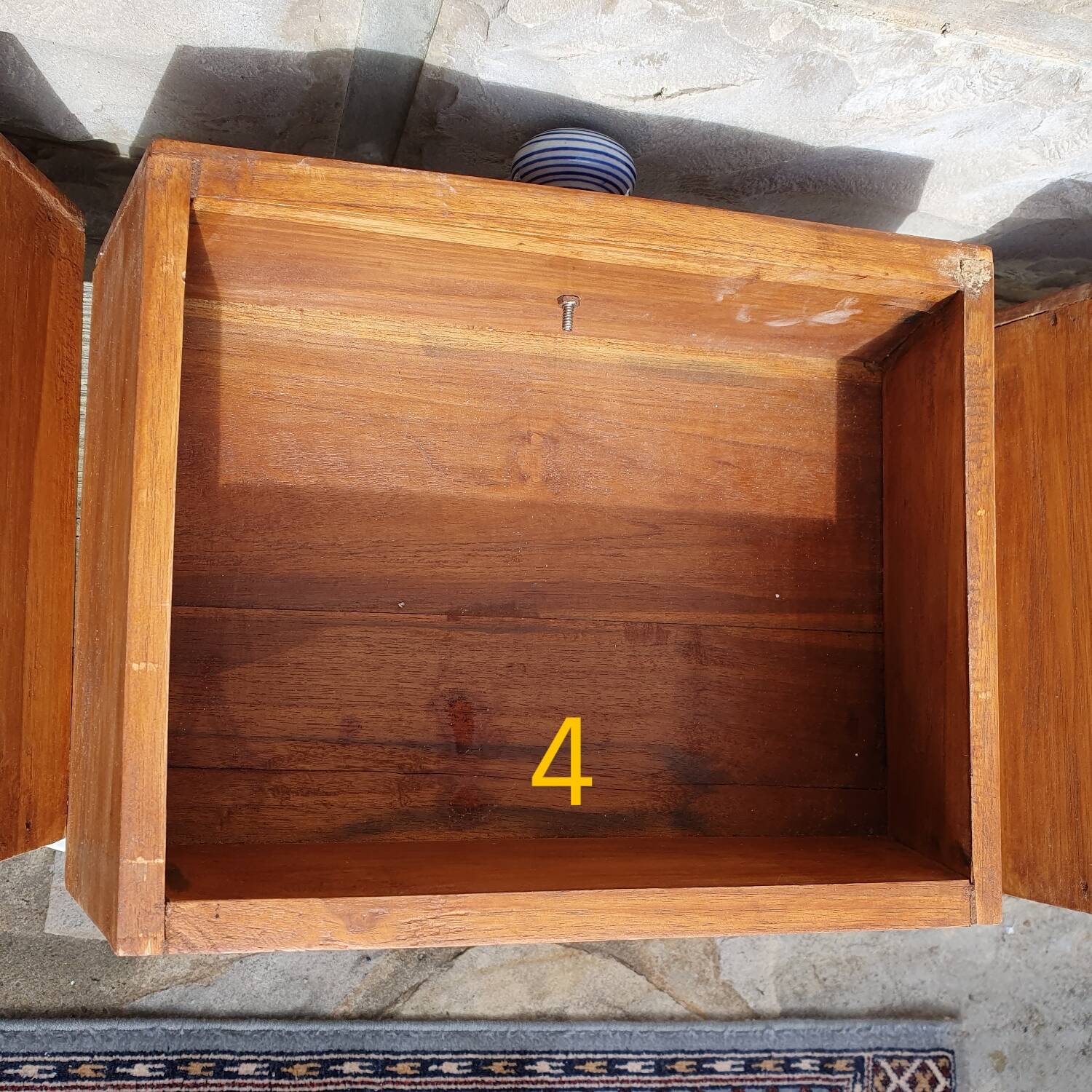 Pyramid-shaped chest of drawers