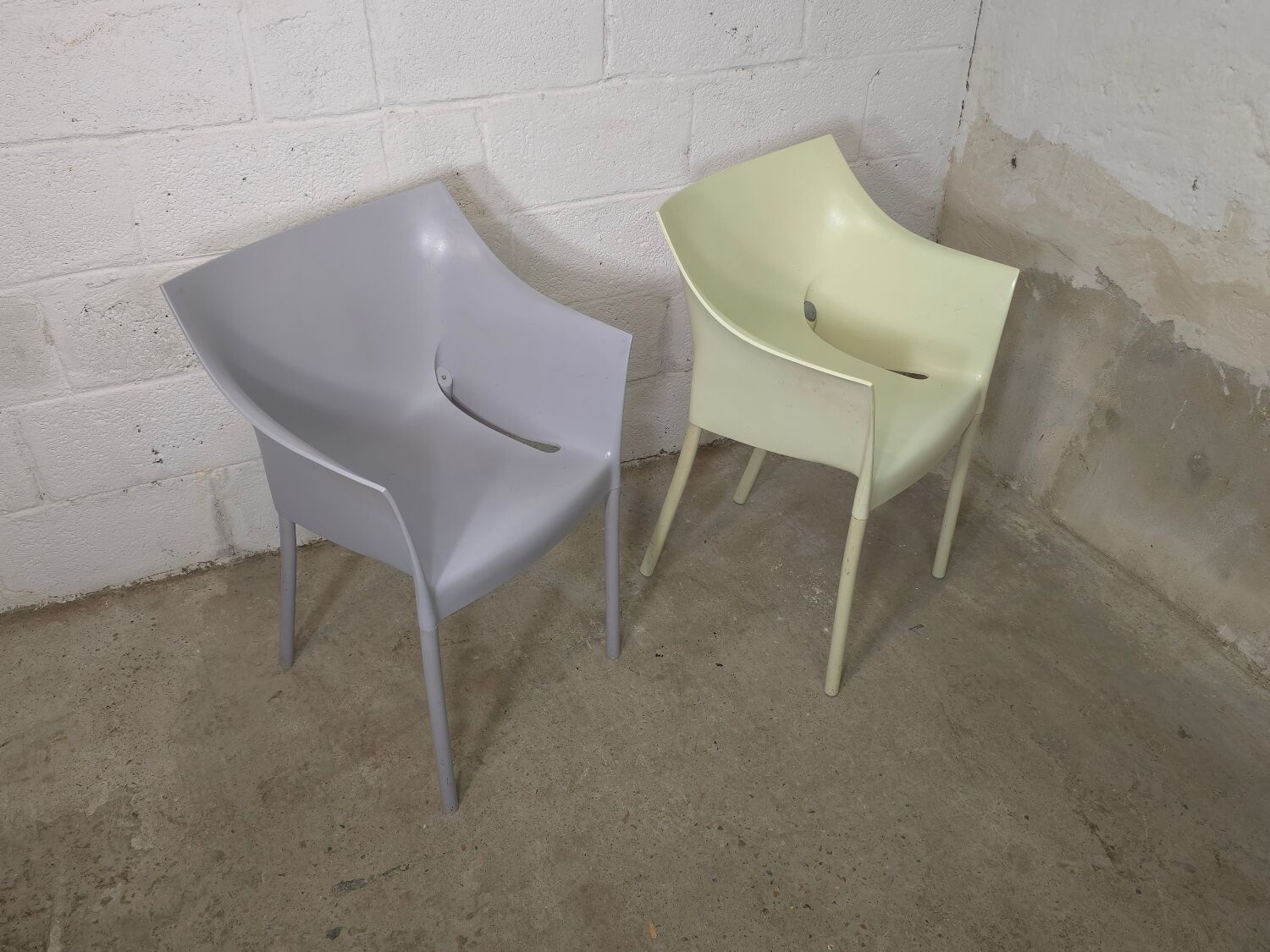 Paire de chaises petits fauteuil Kartell Dr. No Philippe Stark