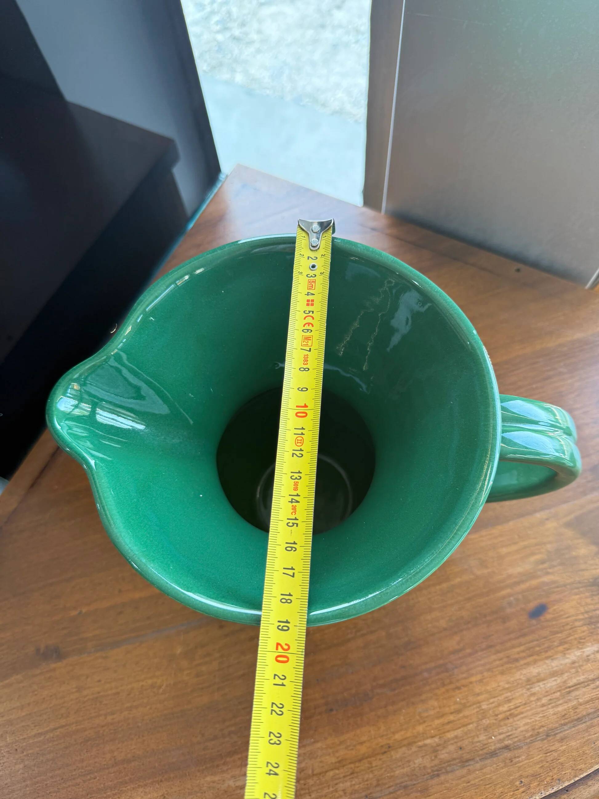 Pichet, pot à eau en faïence émaillée verte – HB Quimper, période art déco