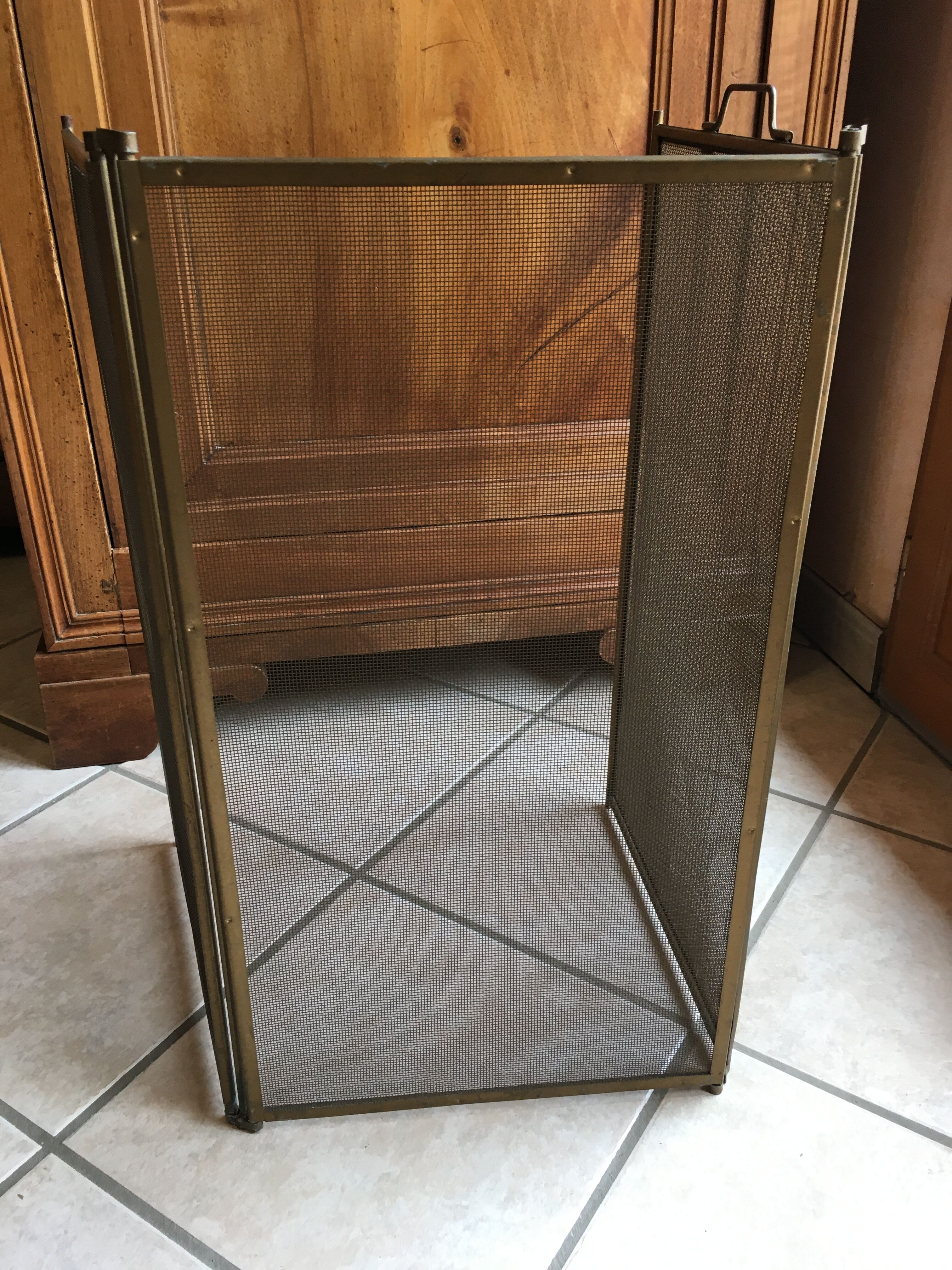 3-shuttered fire pare