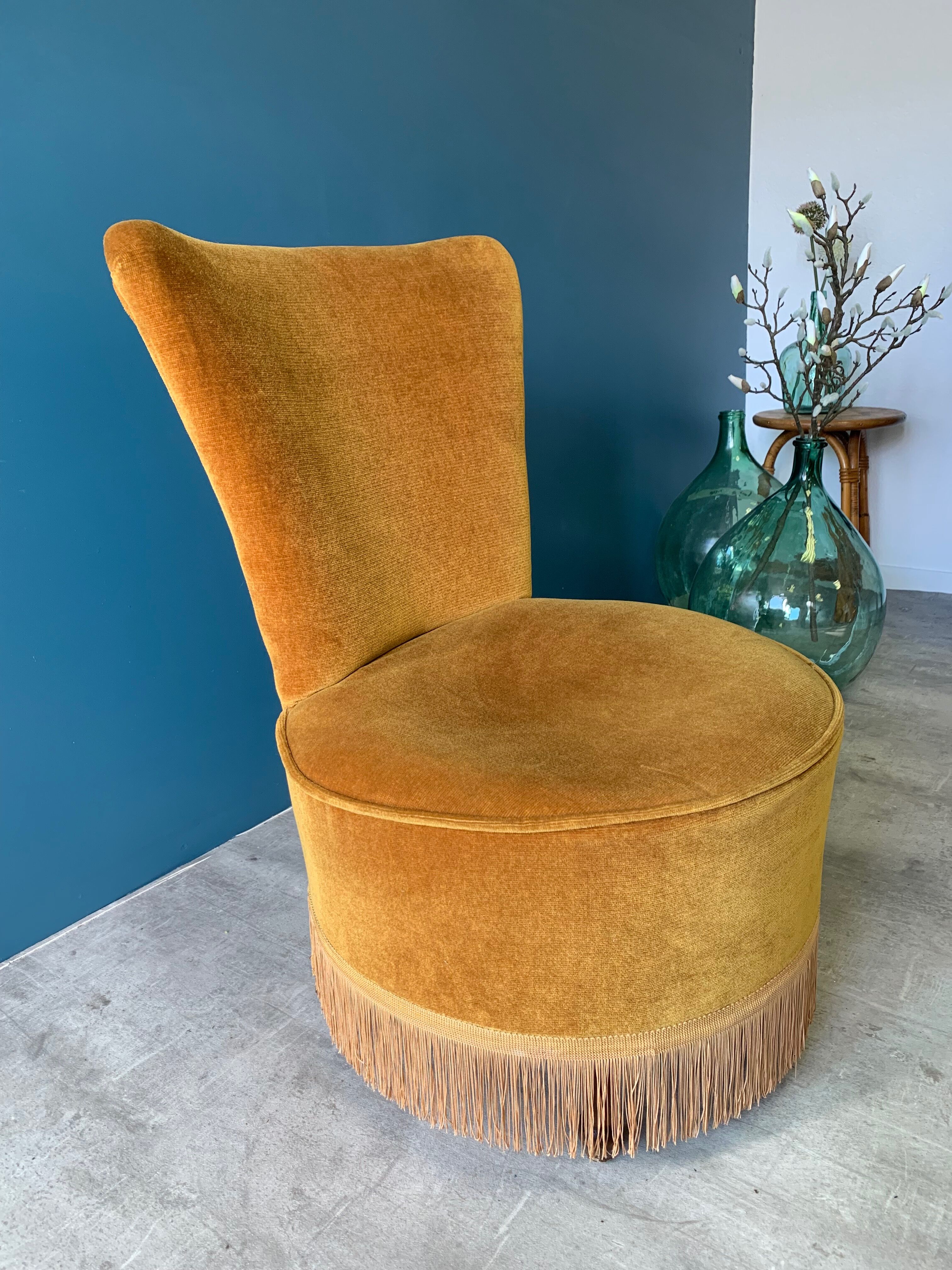 Vintage toad armchair
