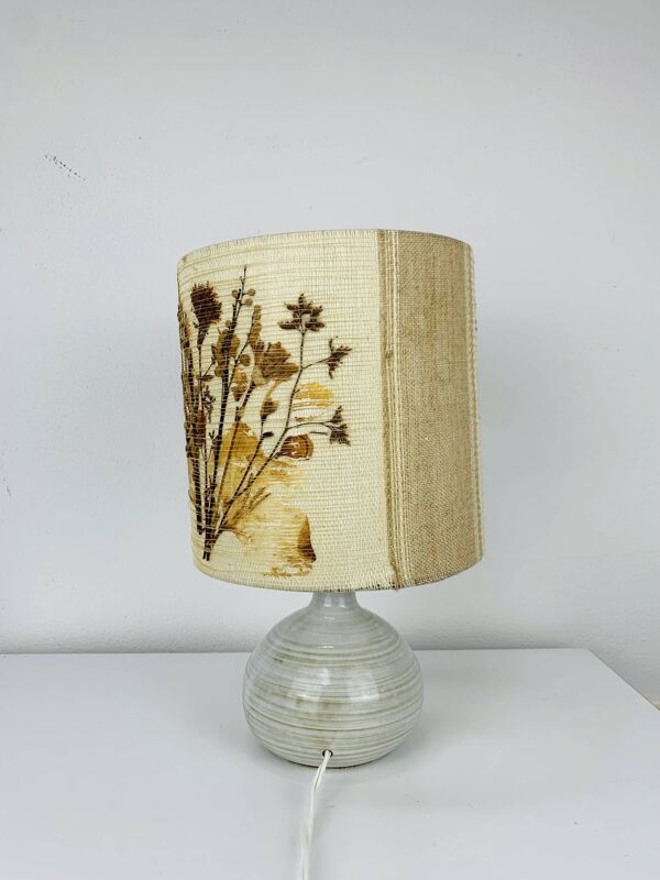 Lampe boule en céramique et abat-jour en fleurs séchées