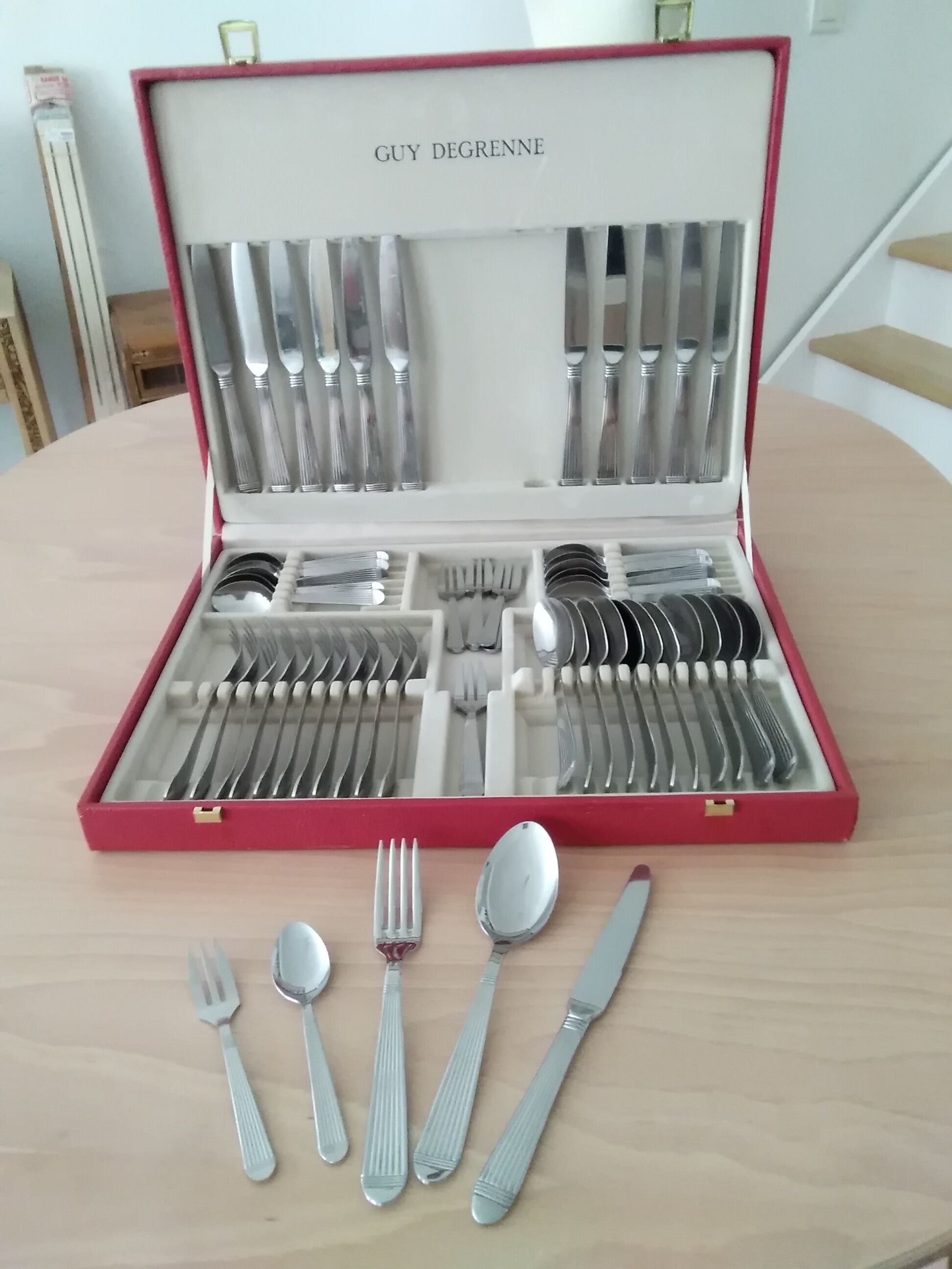 Housewife Guy Degrenne 60 pieces