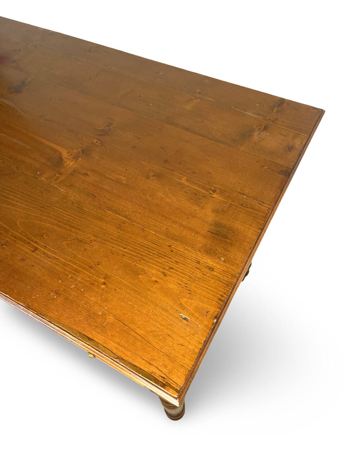 Italian pine wood centre writing desk from the 1960s, a reproduction o