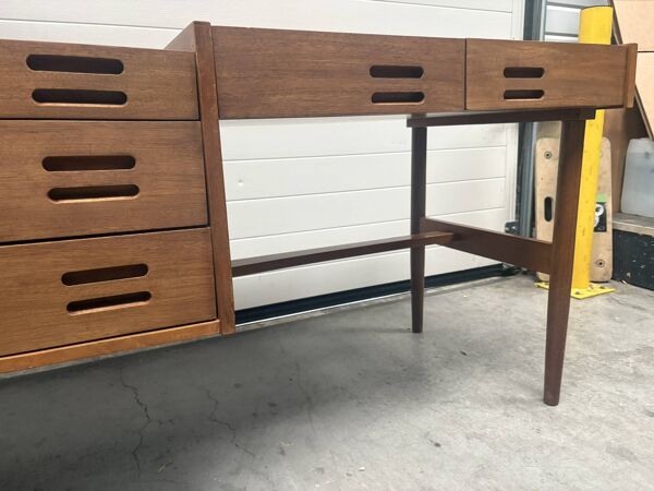Bureau Scandinave midcentury à caisson et finition acajou