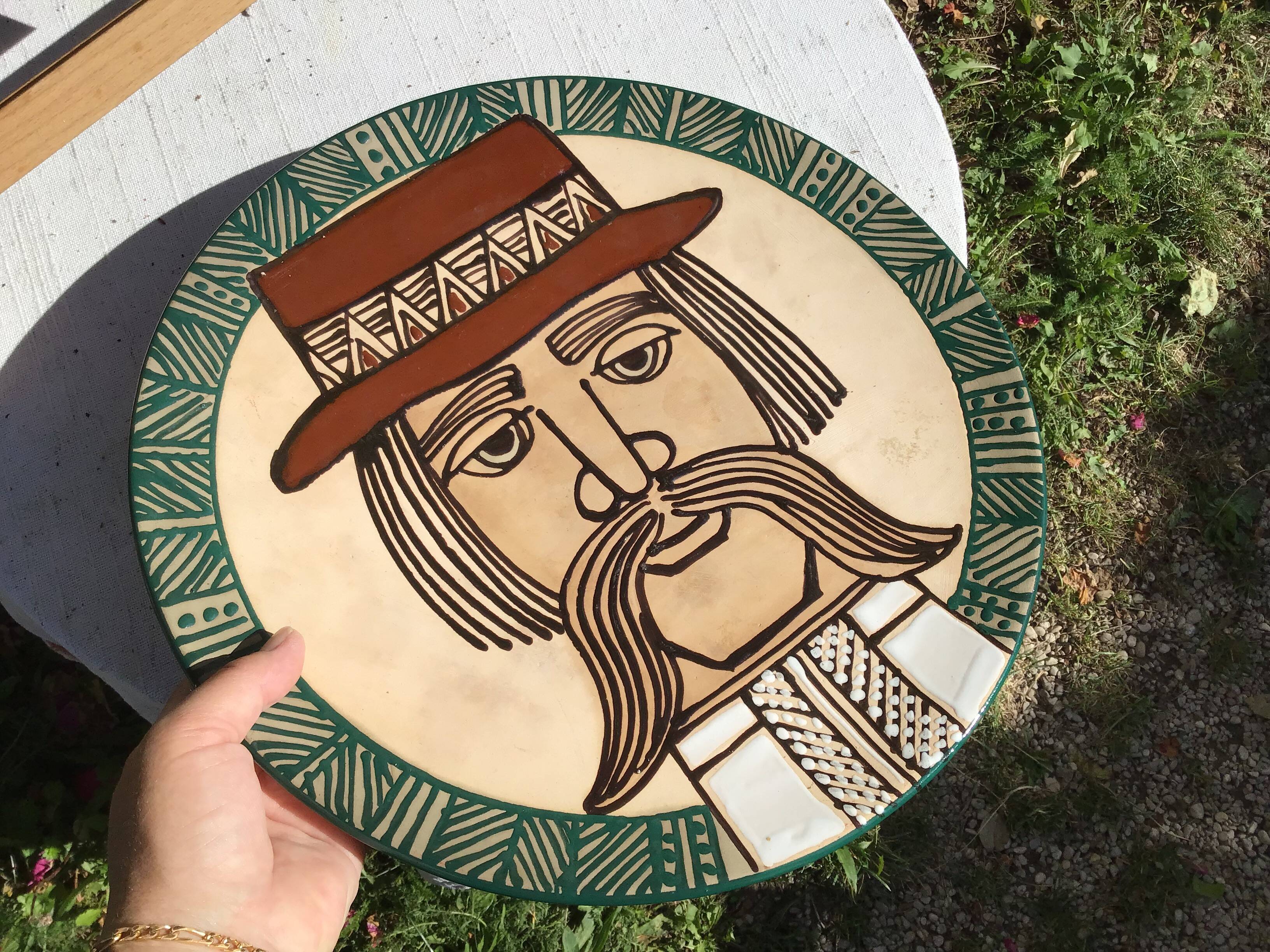 Large decorative dish Monsieur Mustache