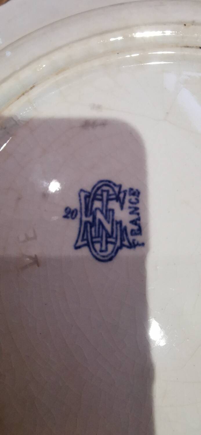 Rare gien earthenware plate couronne armoireries 19th century