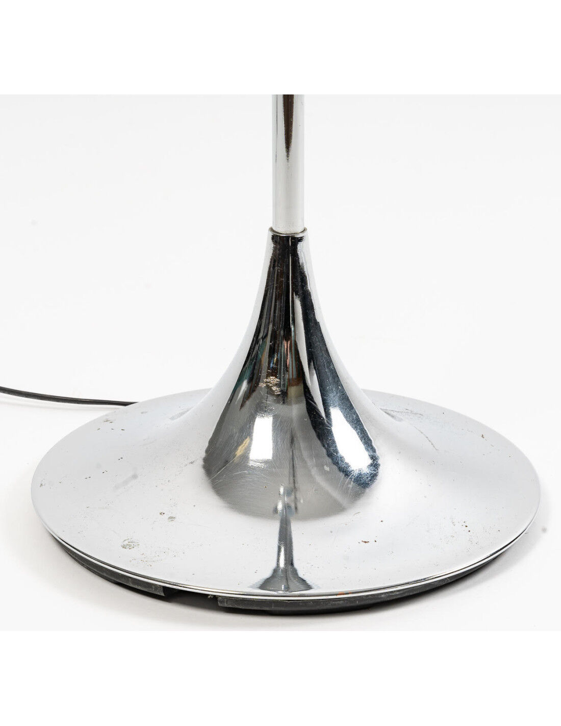 Design floor lamp in the taste of the 1970s